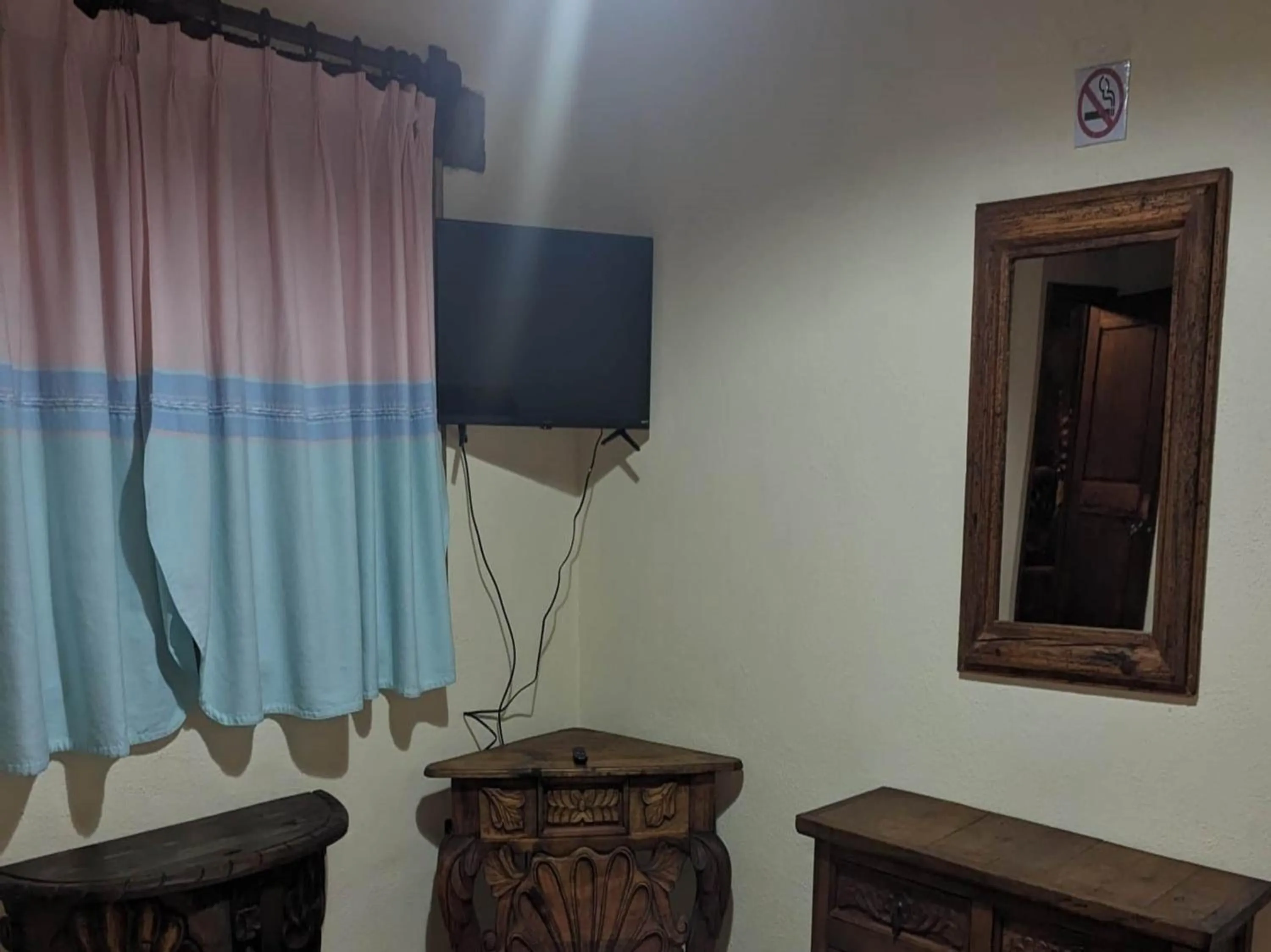 Lobby or reception in OYO Los Alcatraces