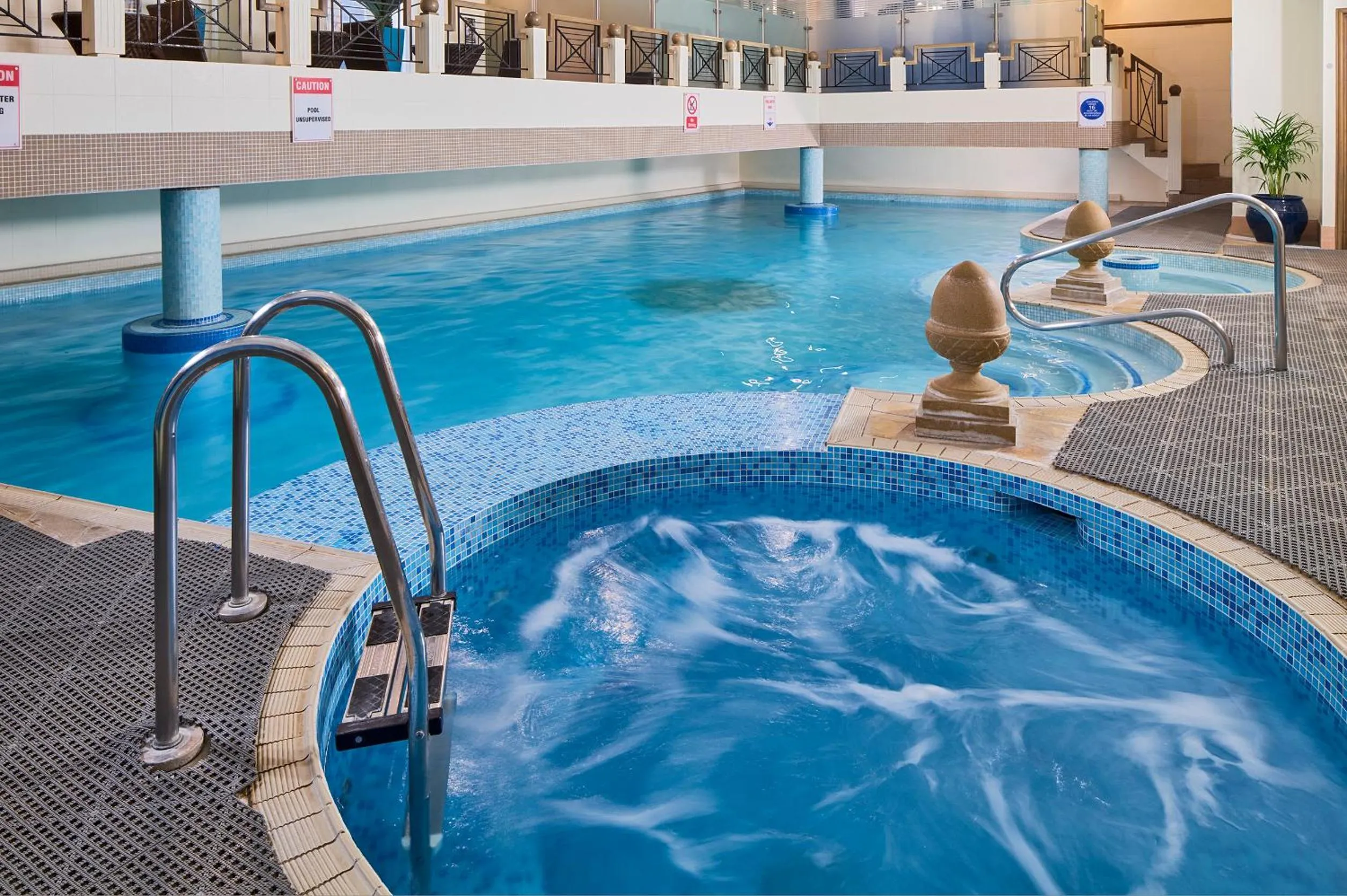 Hot Tub in The Rembrandt