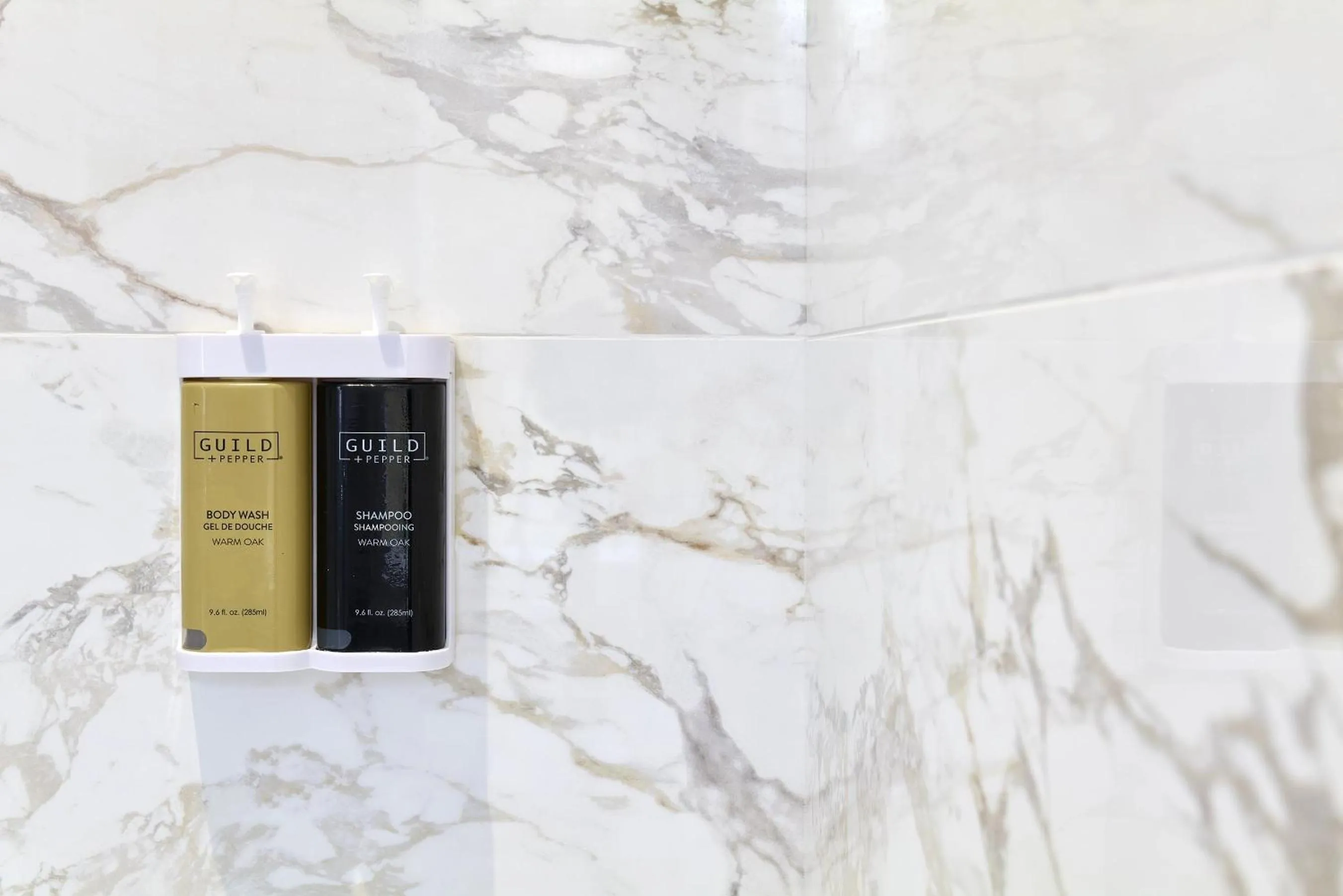 Shower in The Rembrandt