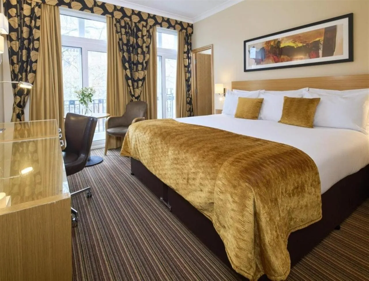 Bed in The Rembrandt