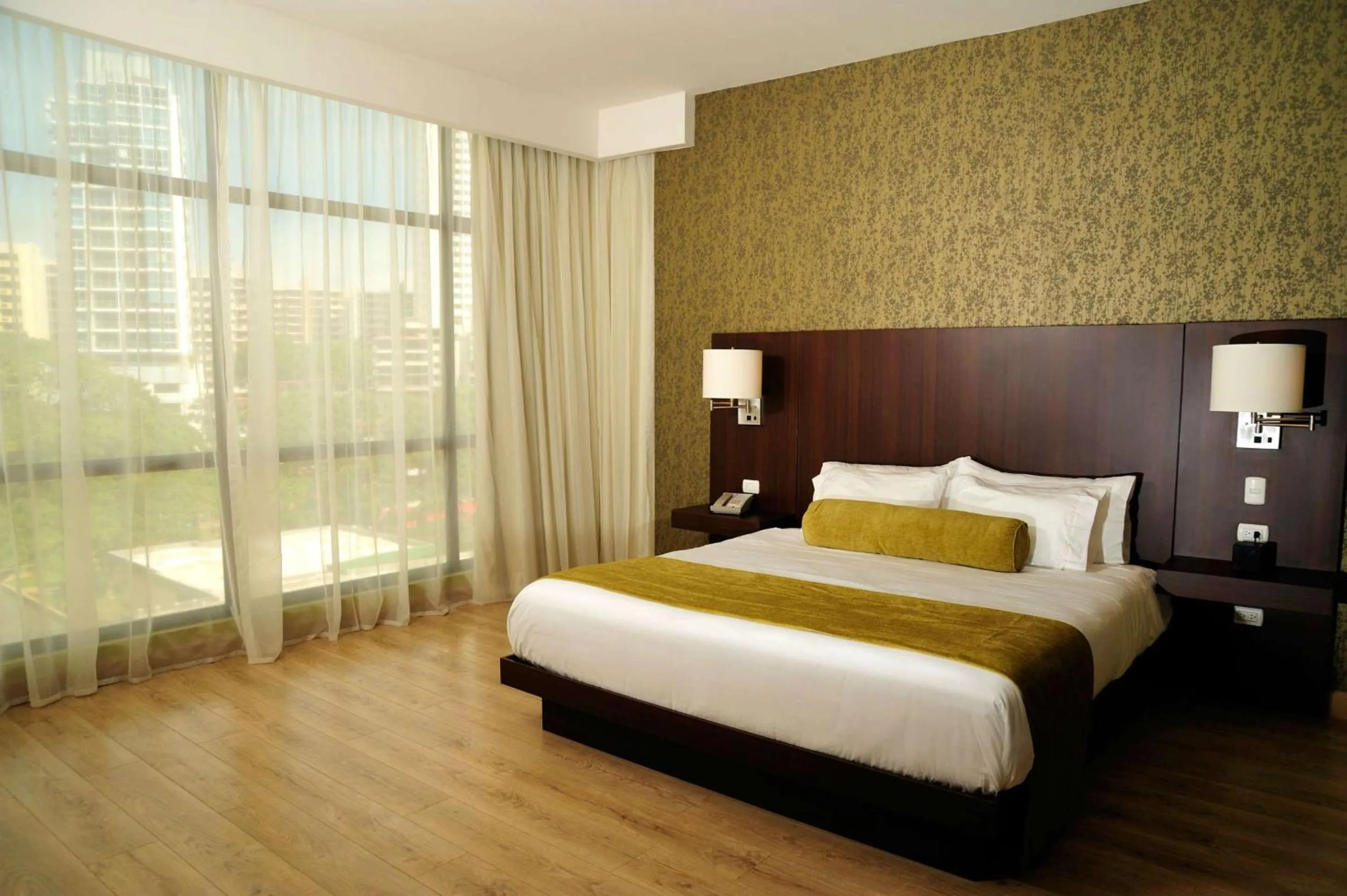 Photo of the whole room, Bed in Best Western Plus Panama Zen Hotel