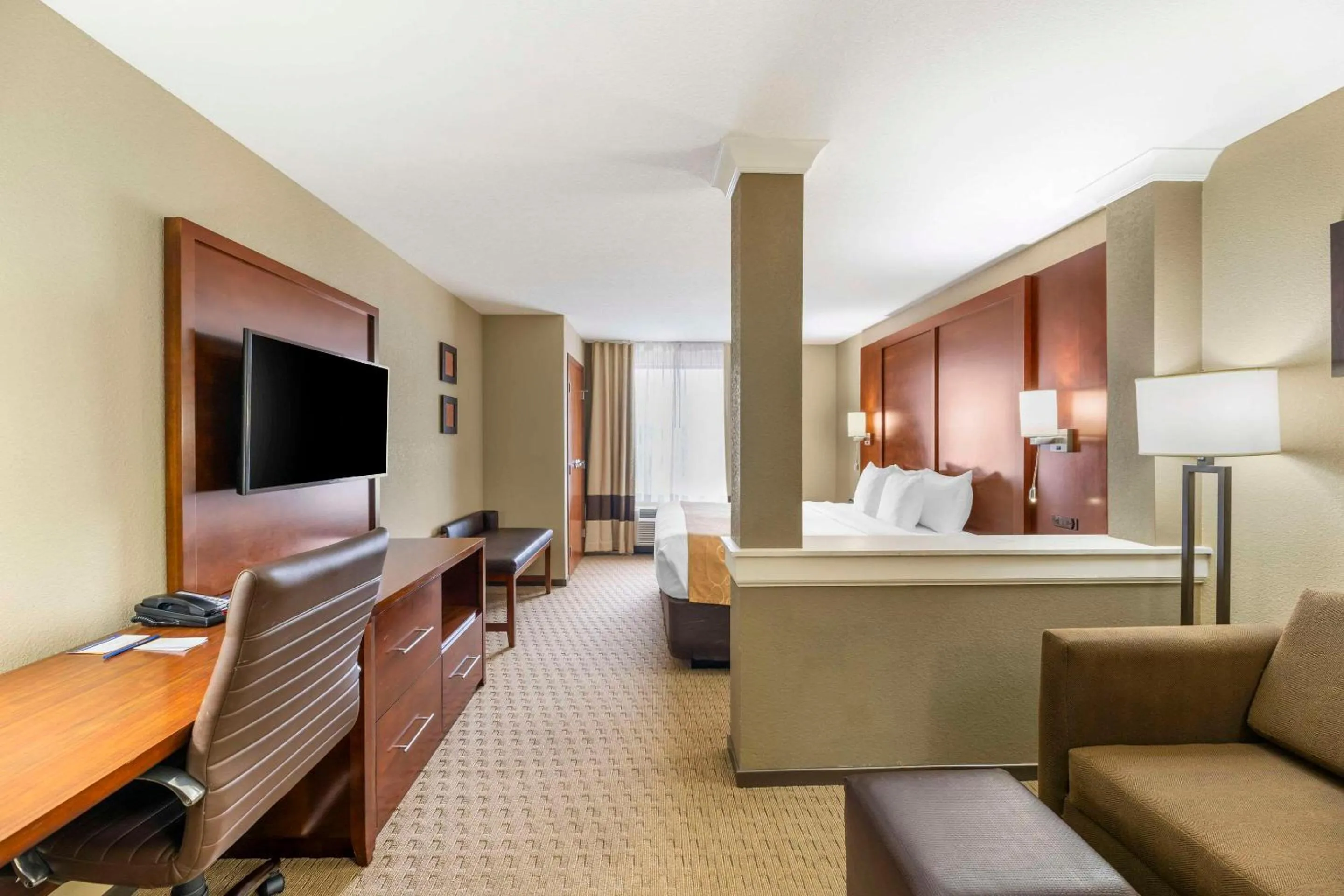 Bedroom, Bed in Comfort Suites Carlsbad