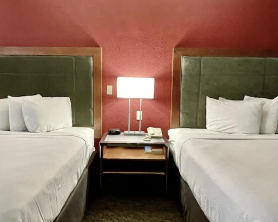 Bed in FairBridge Inn & Suites Fort Wayne