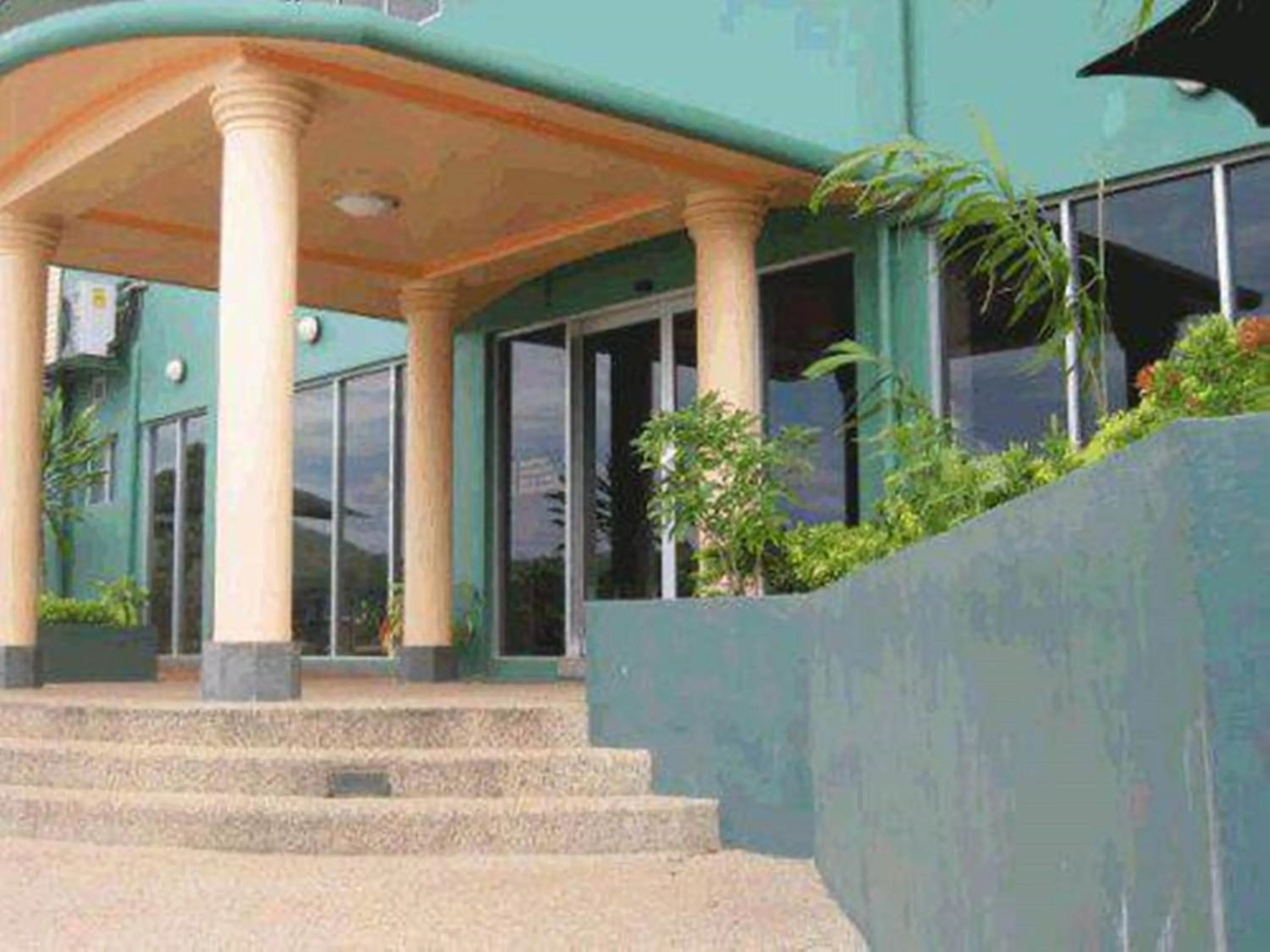 Facade/entrance in Hideaway Hotel