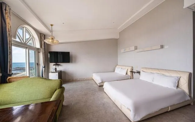 Bed in Hotel White House