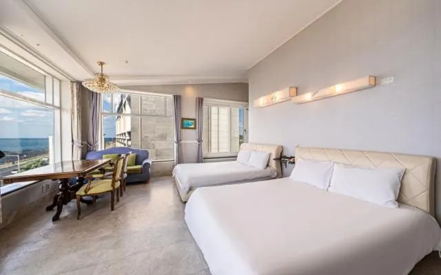 Bed in Hotel White House