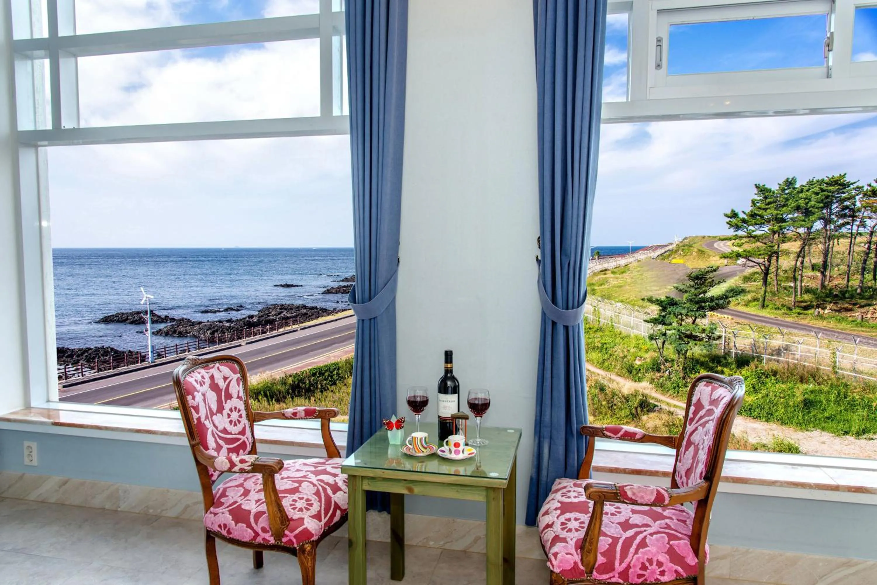 Sea view in Hotel White House