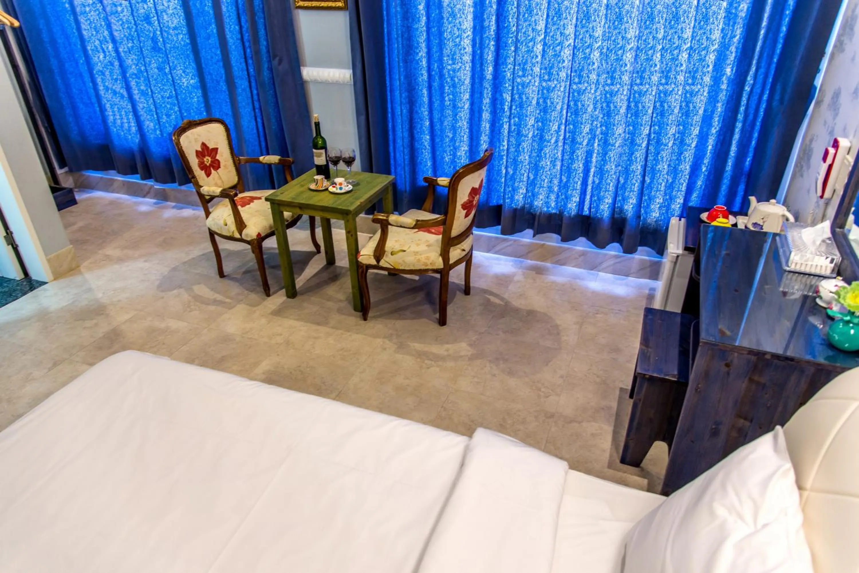 Bed in Hotel White House