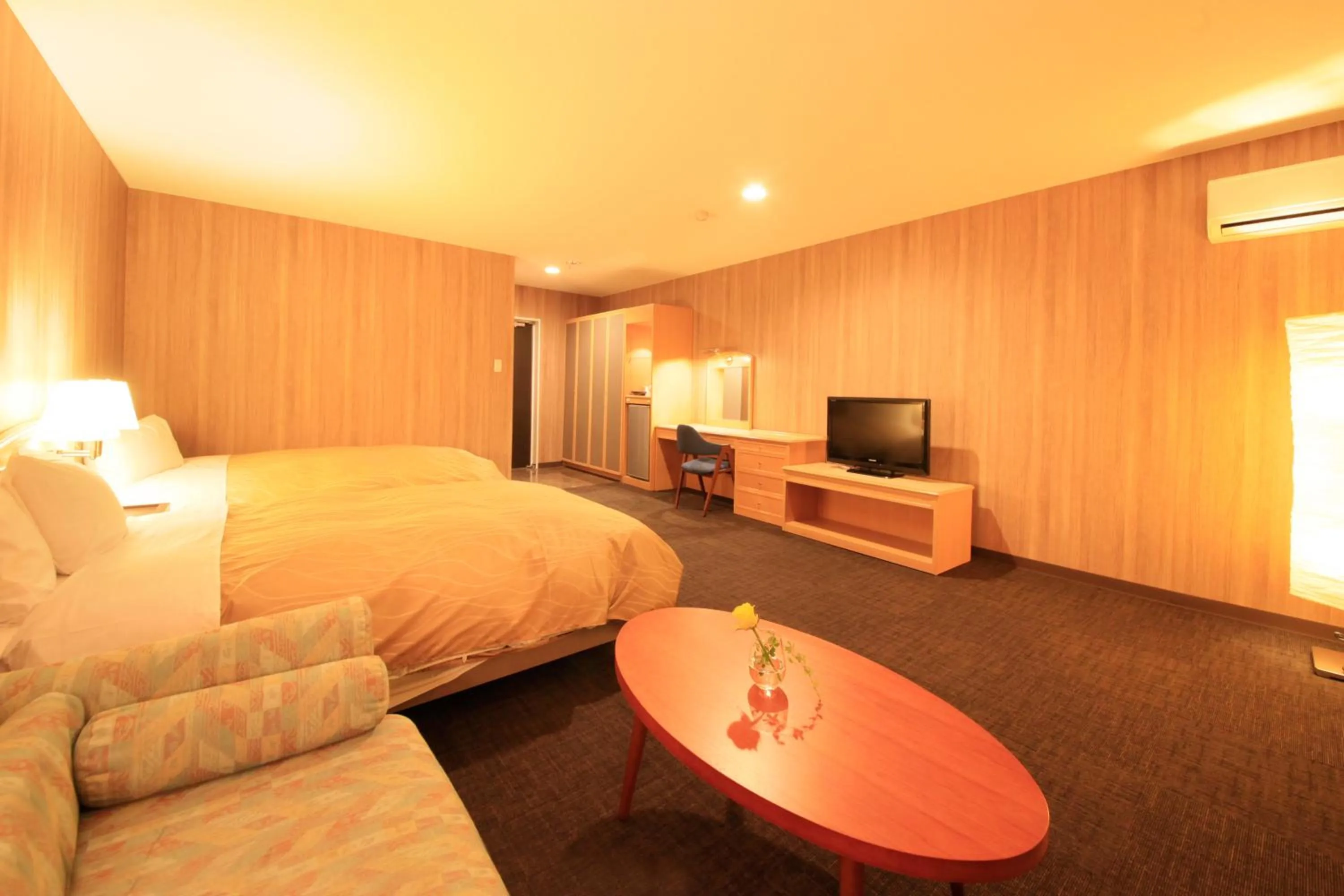 Photo of the whole room, Bed in Yutorelo Karuizawa Hotel