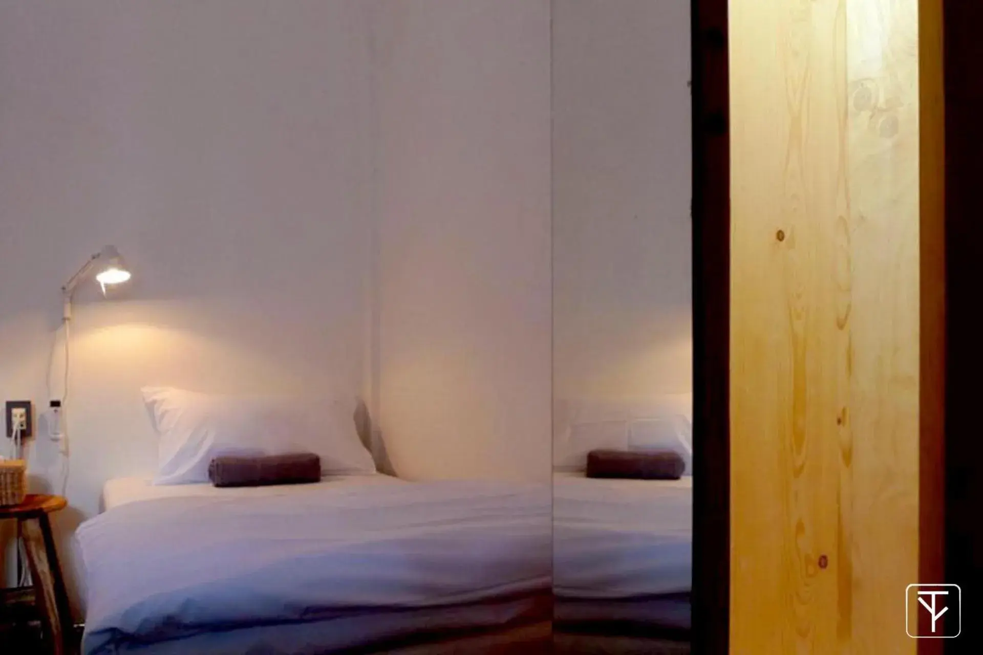 Standard Twin Room with Shared Bathroom in T-Boutique Hostel - Hua Lamphong Standard Twin Room with Shared Bathroom in T-Boutique Hostel - Hua Lamphong