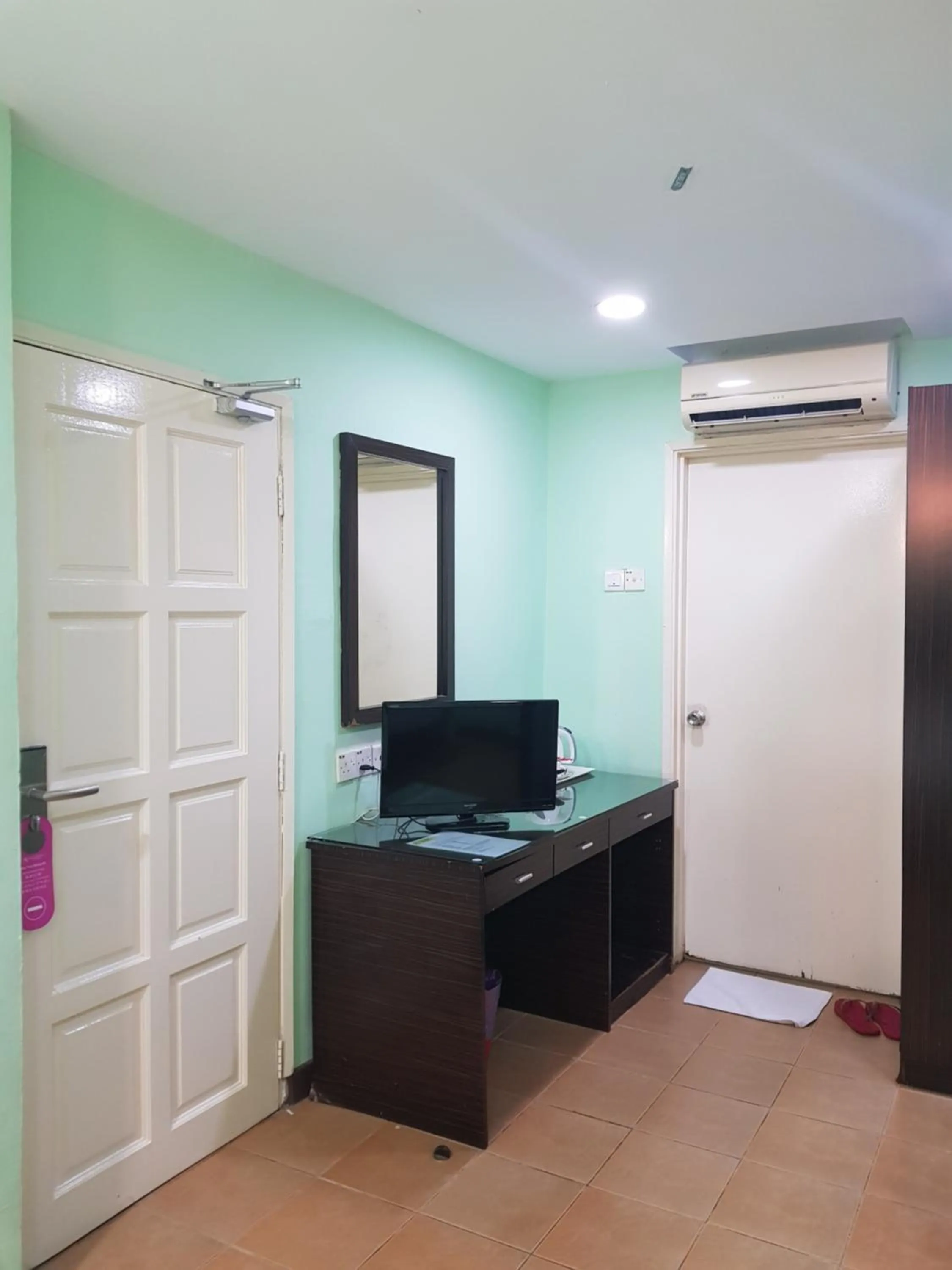 TV and multimedia in New City Hotel