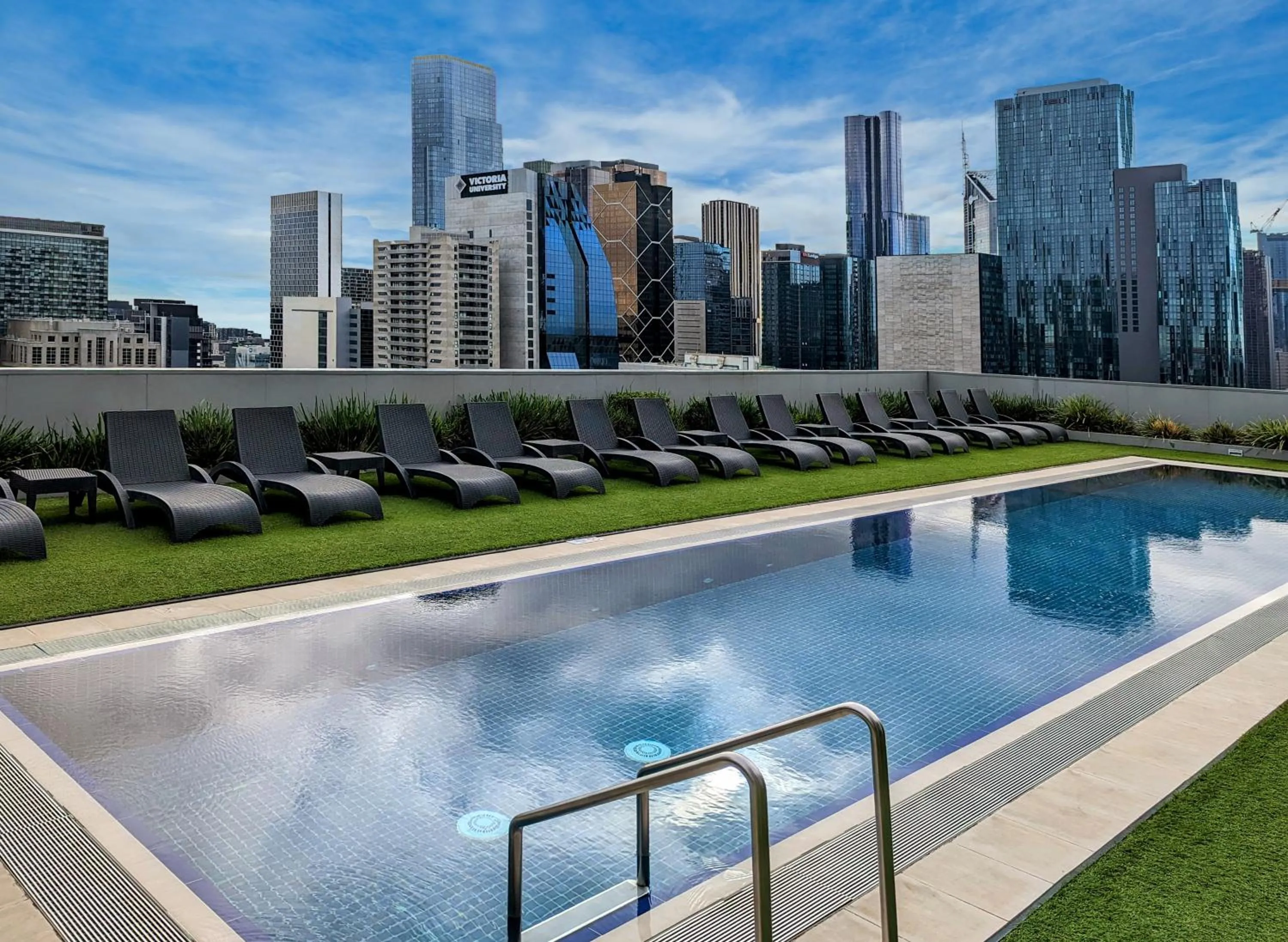 Swimming pool in Wyndham Hotel Melbourne