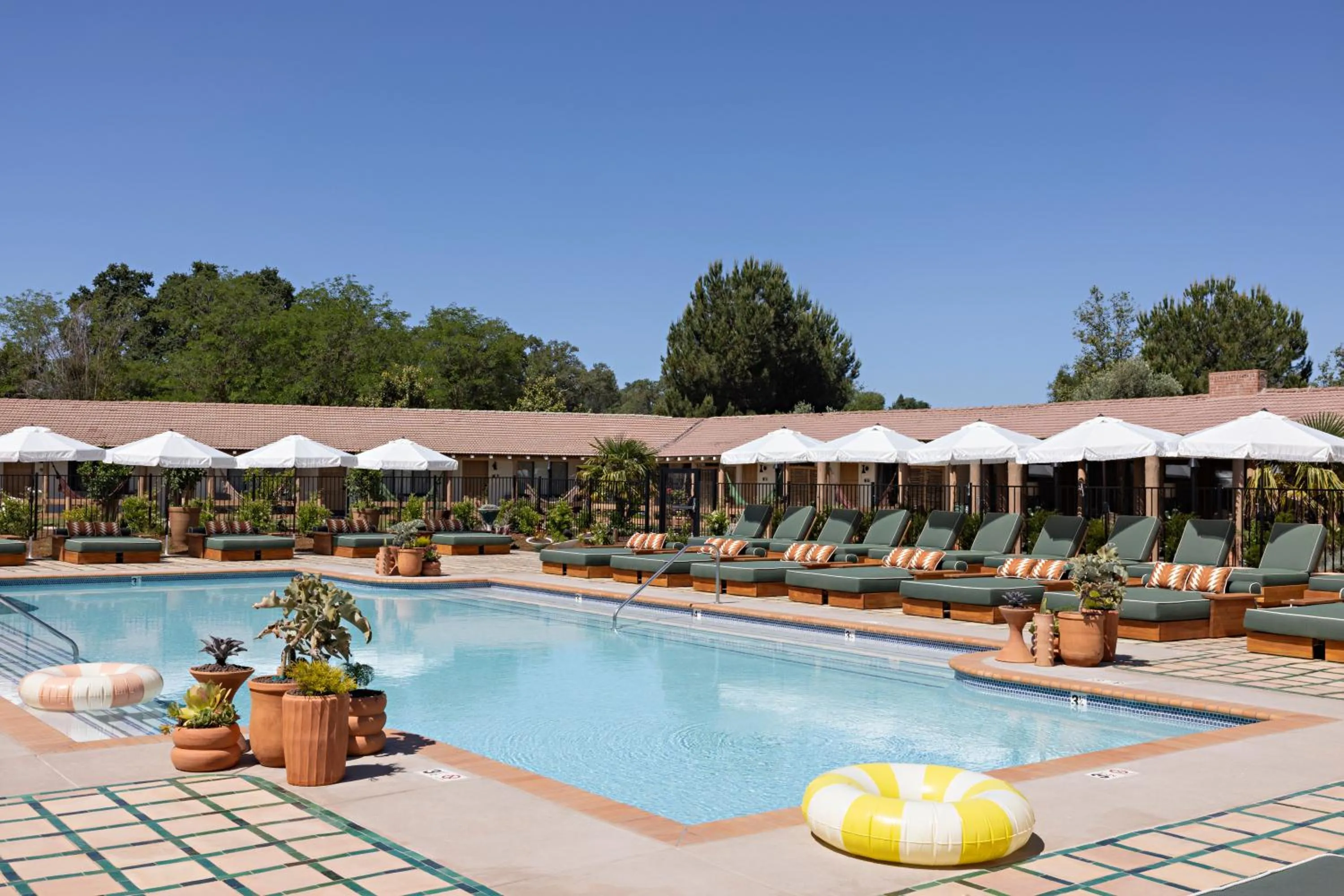 Swimming pool in River Lodge Paso - 21 & Over Pool