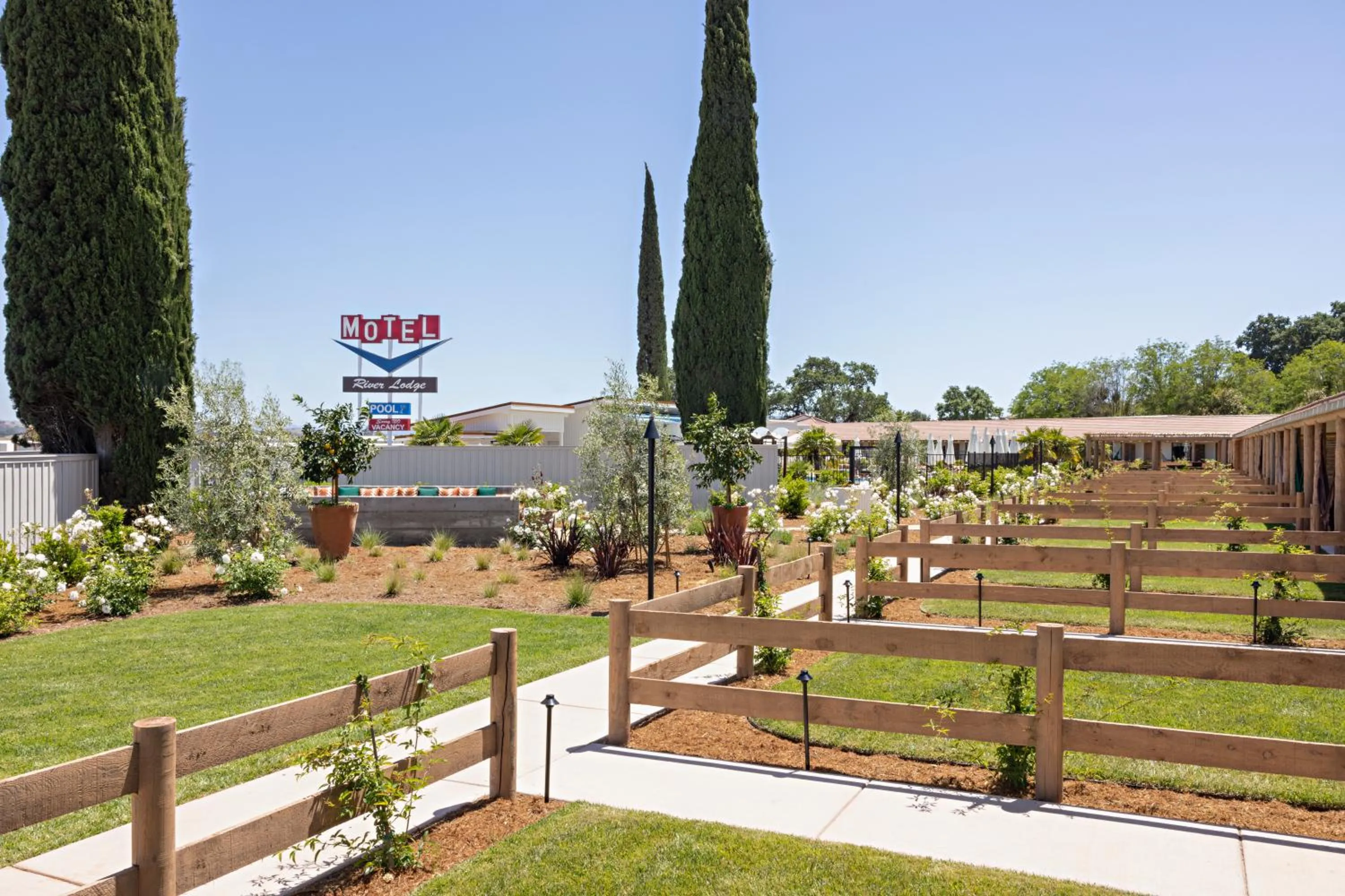 Garden in River Lodge Paso - 21 & Over Pool