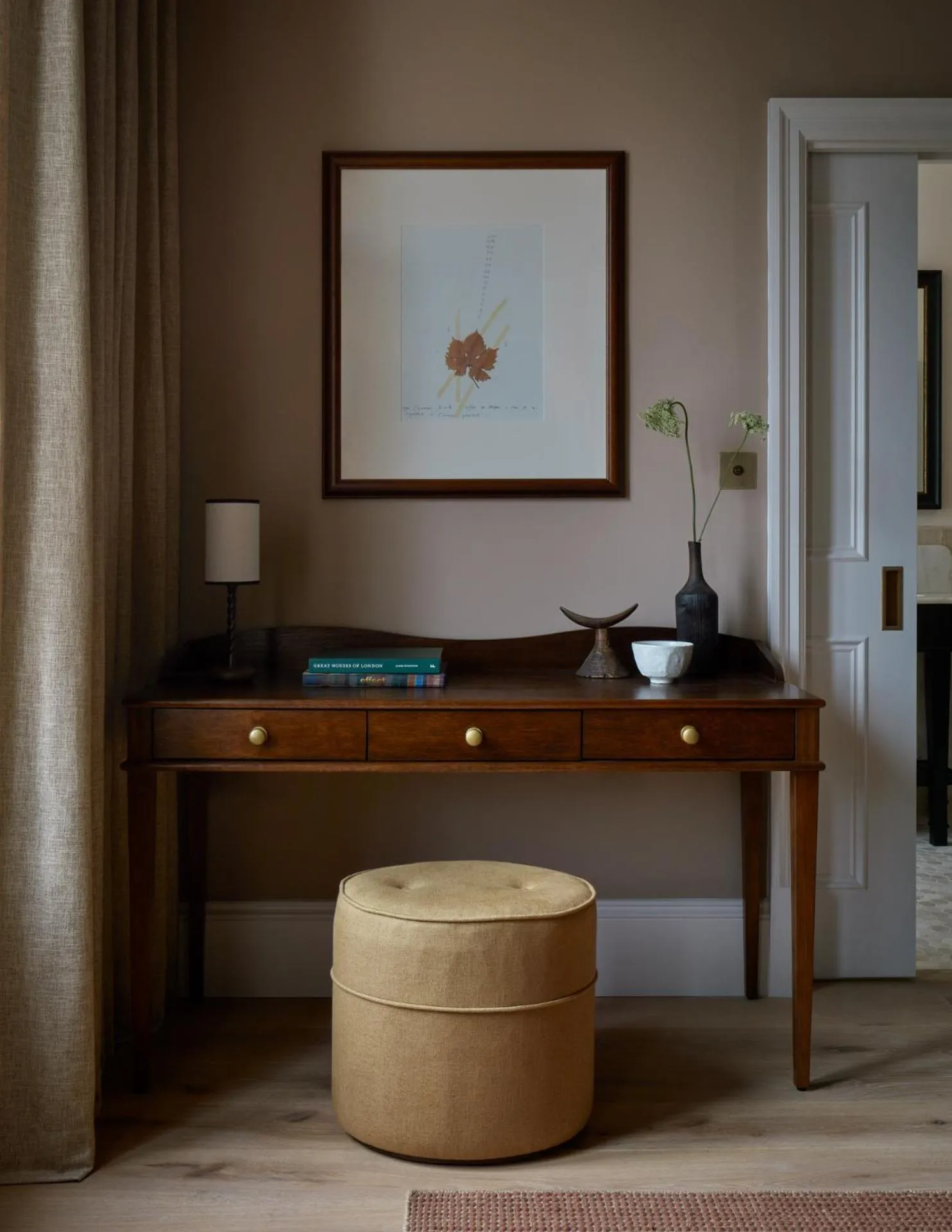 Bedroom in Miiro Templeton Garden
