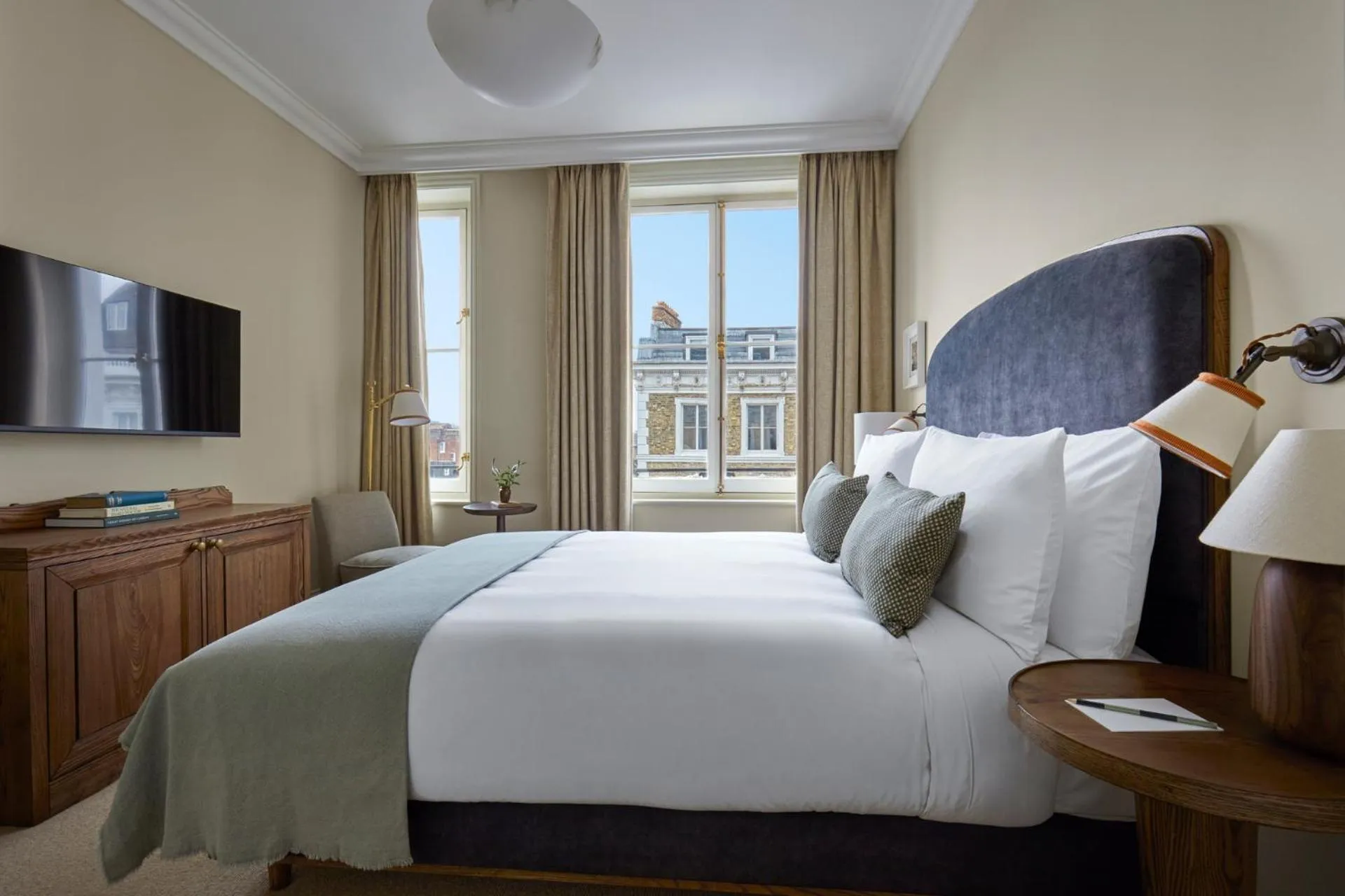 Bedroom, Bed in Miiro Templeton Garden