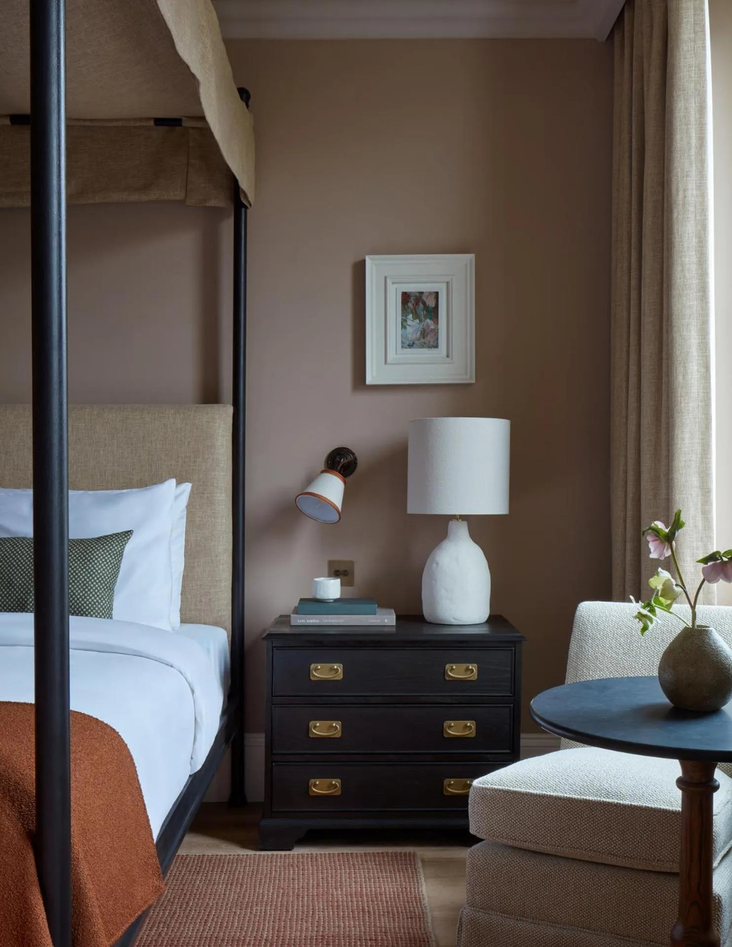 Bedroom, Bed in Miiro Templeton Garden