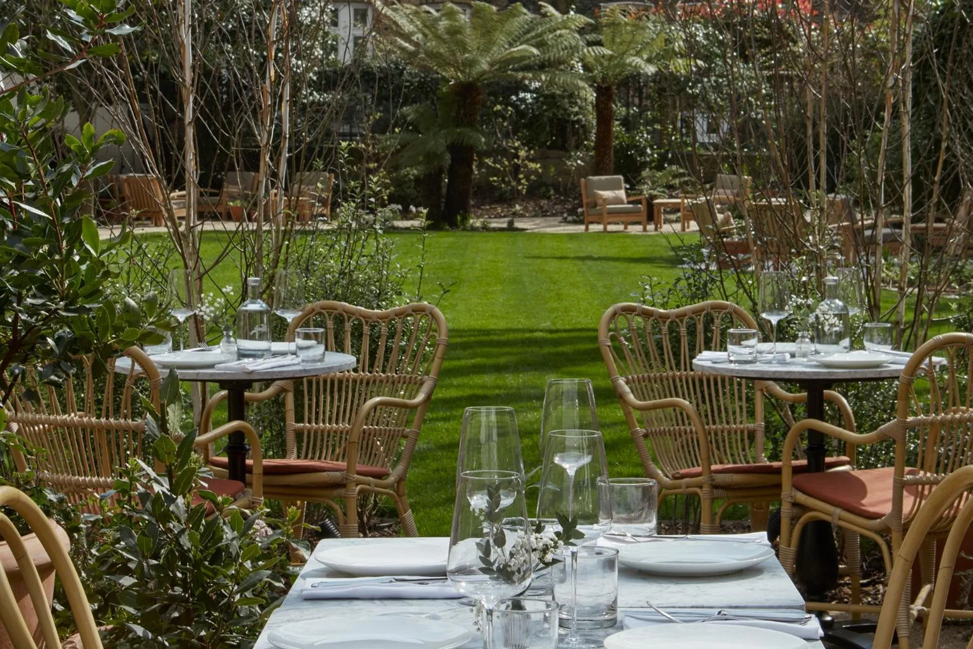 Restaurant/places to eat in Miiro Templeton Garden