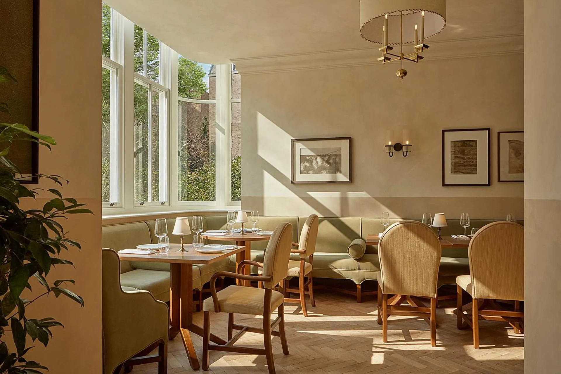 Restaurant/places to eat in Miiro Templeton Garden