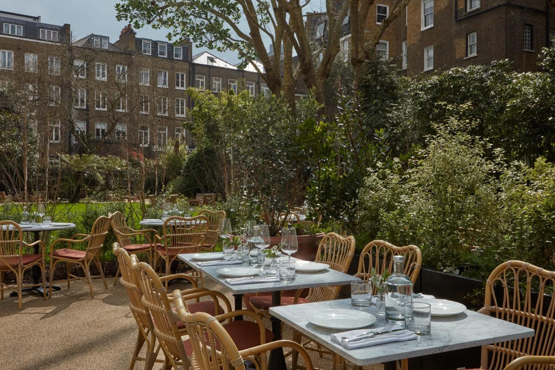 Restaurant/places to eat in Miiro Templeton Garden