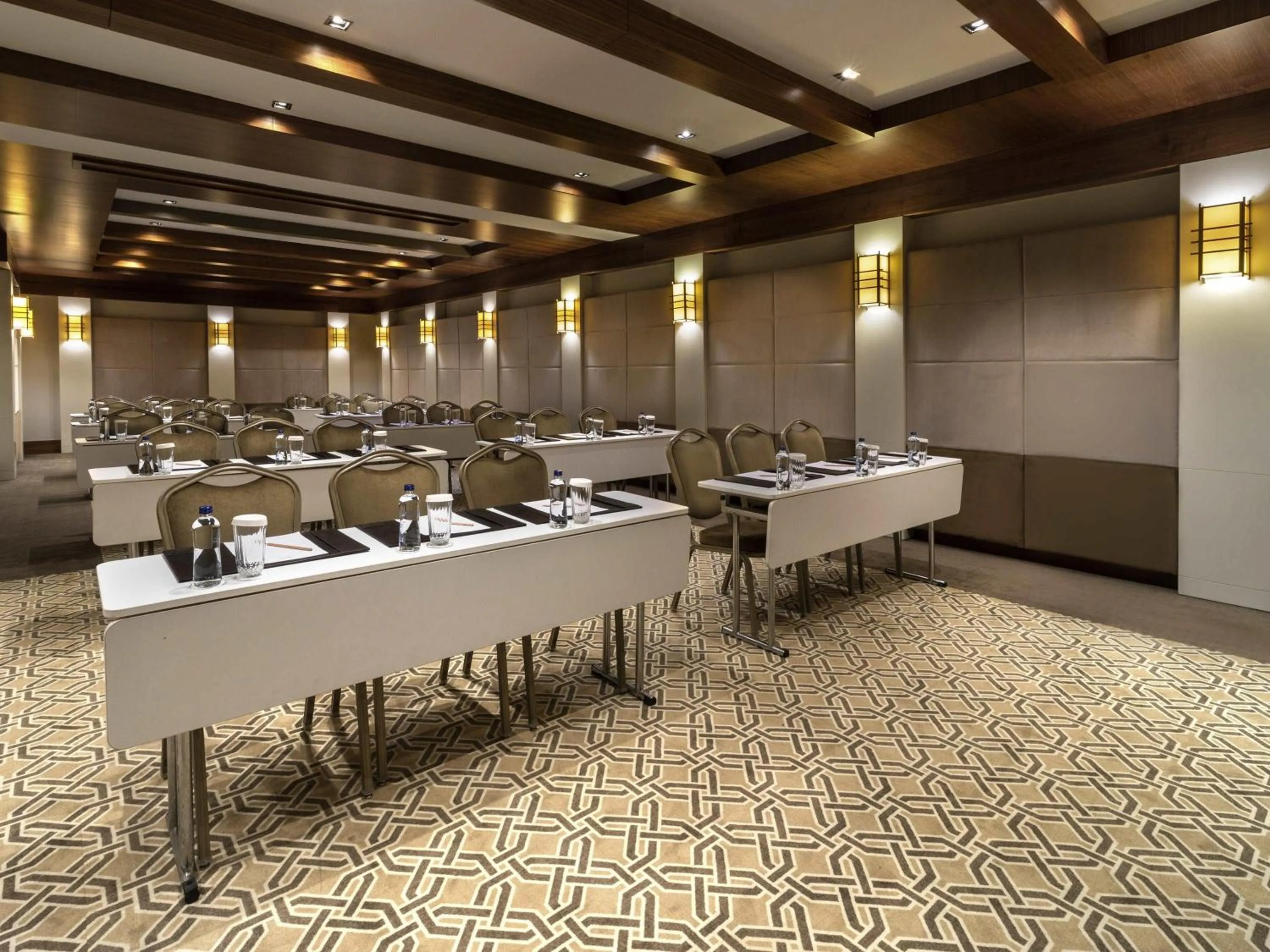 Meeting/conference room in Mercure Istanbul Bomonti
