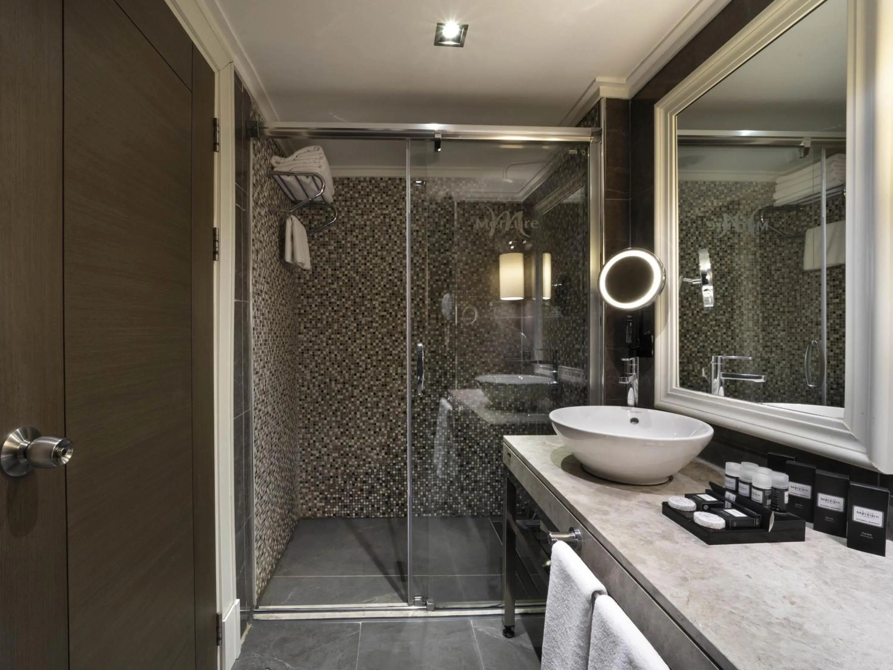 Bedroom in Mercure Istanbul Bomonti