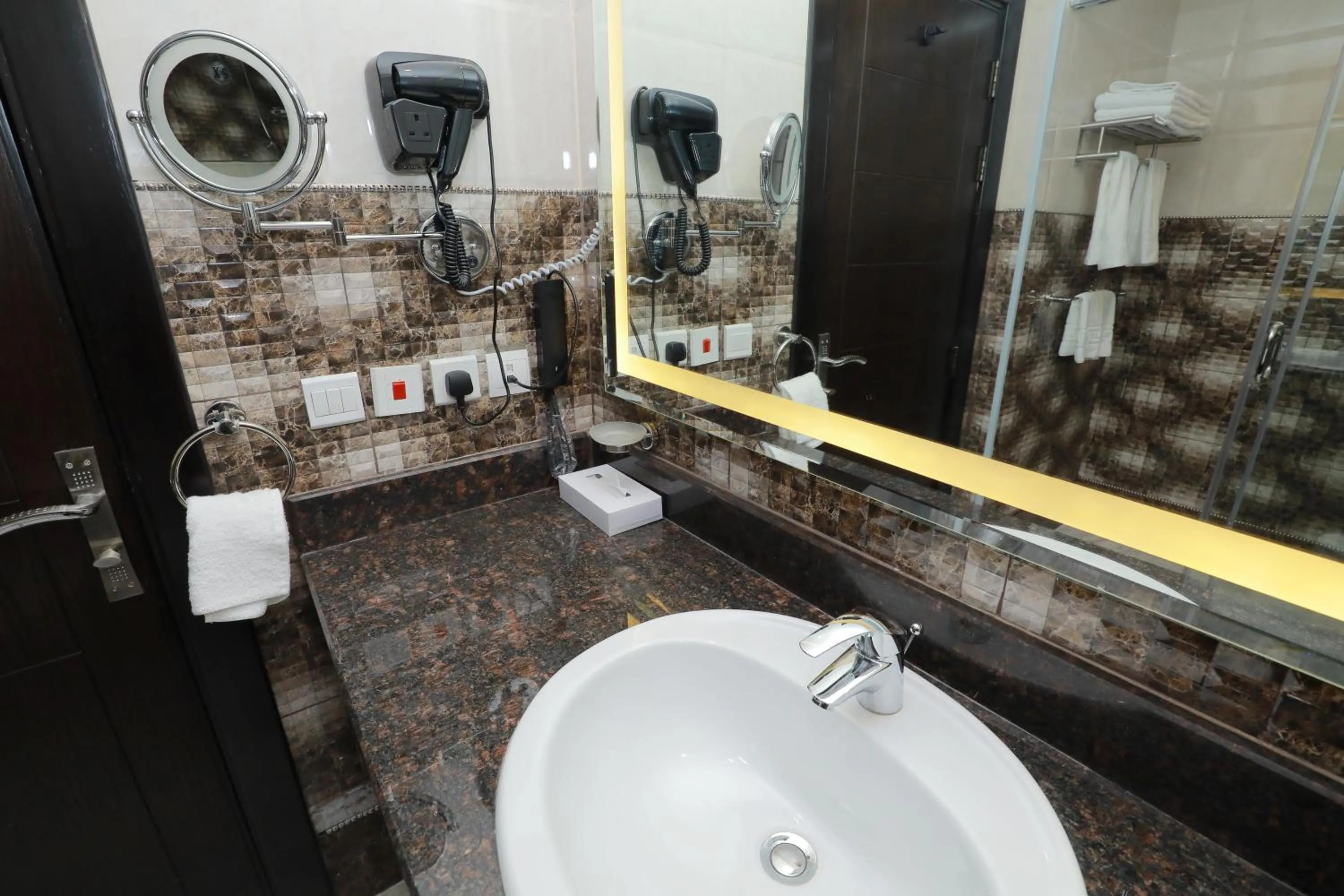 Bathroom in Aluya Hotel