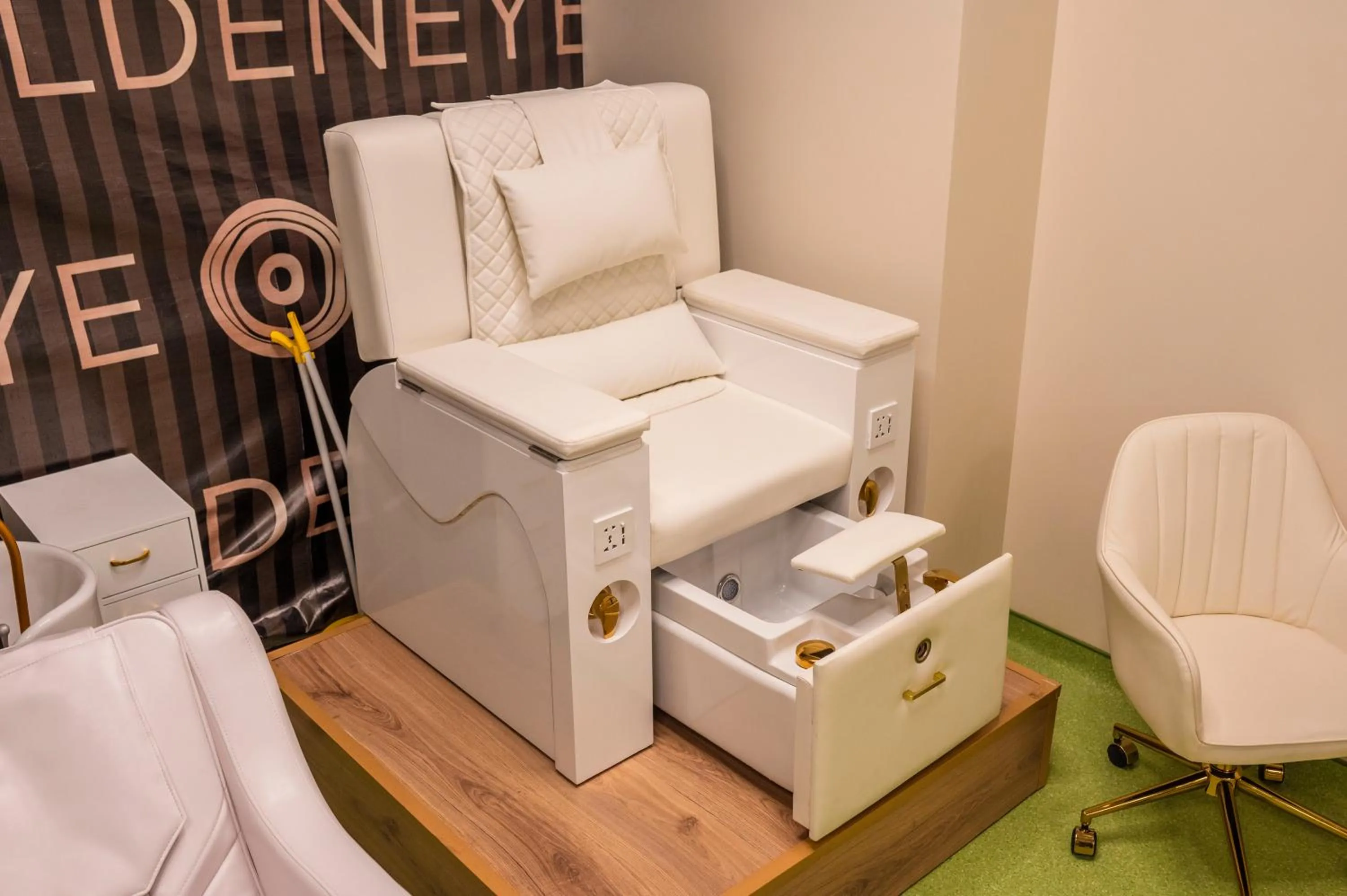 GoldenEye Hotel & Casino