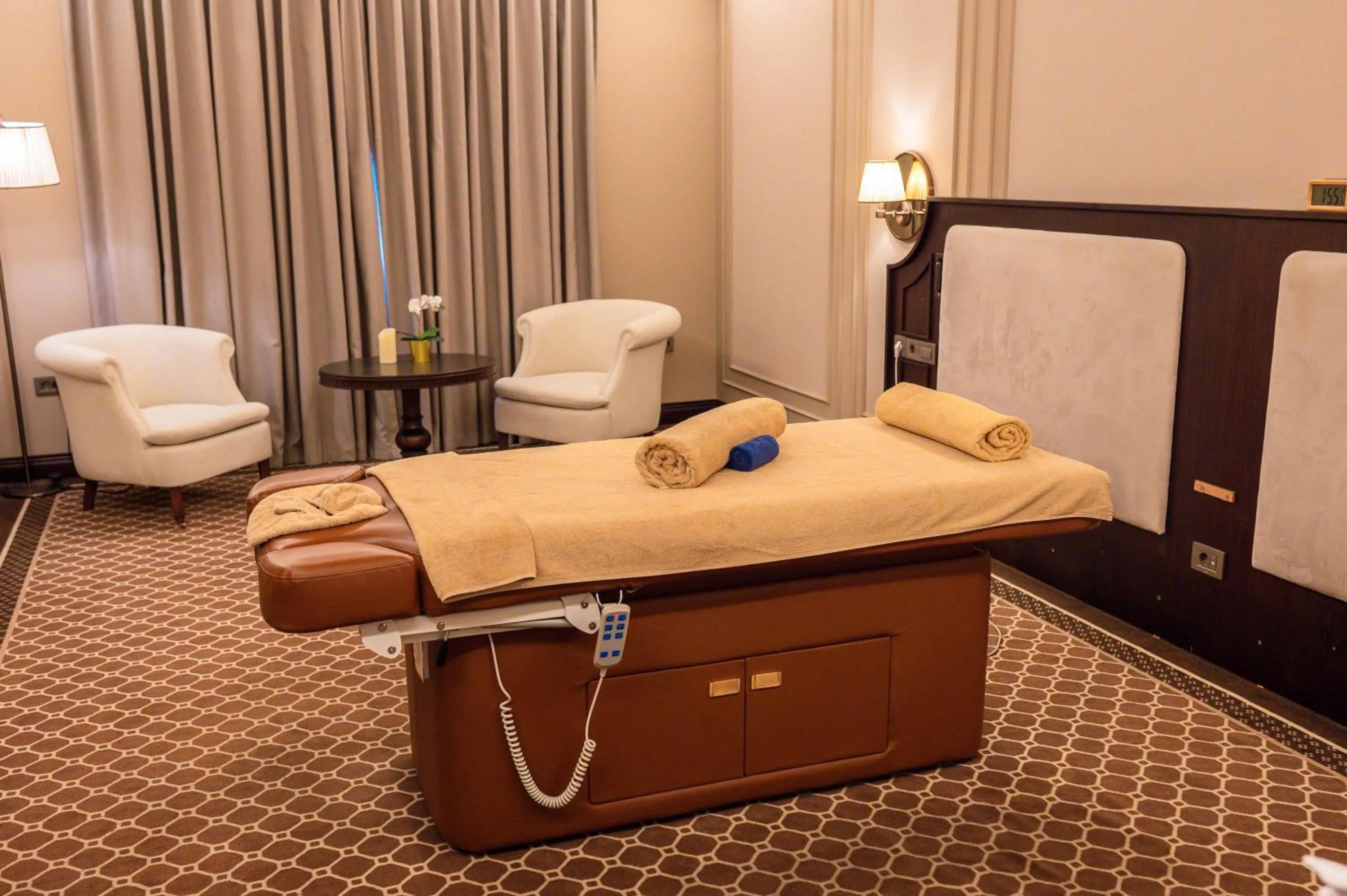 GoldenEye Hotel & Casino