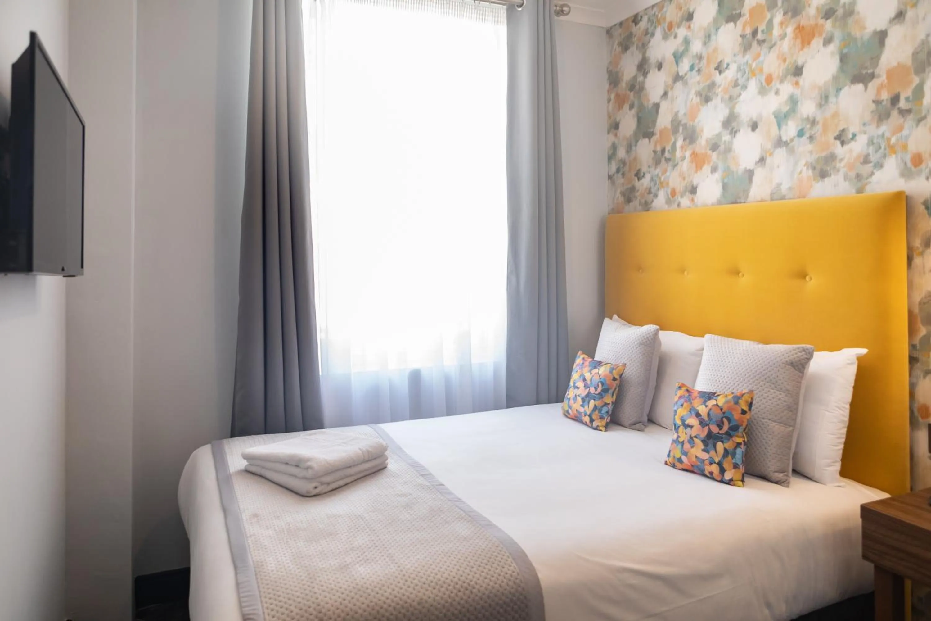 Bed in Paddington Park Hotel