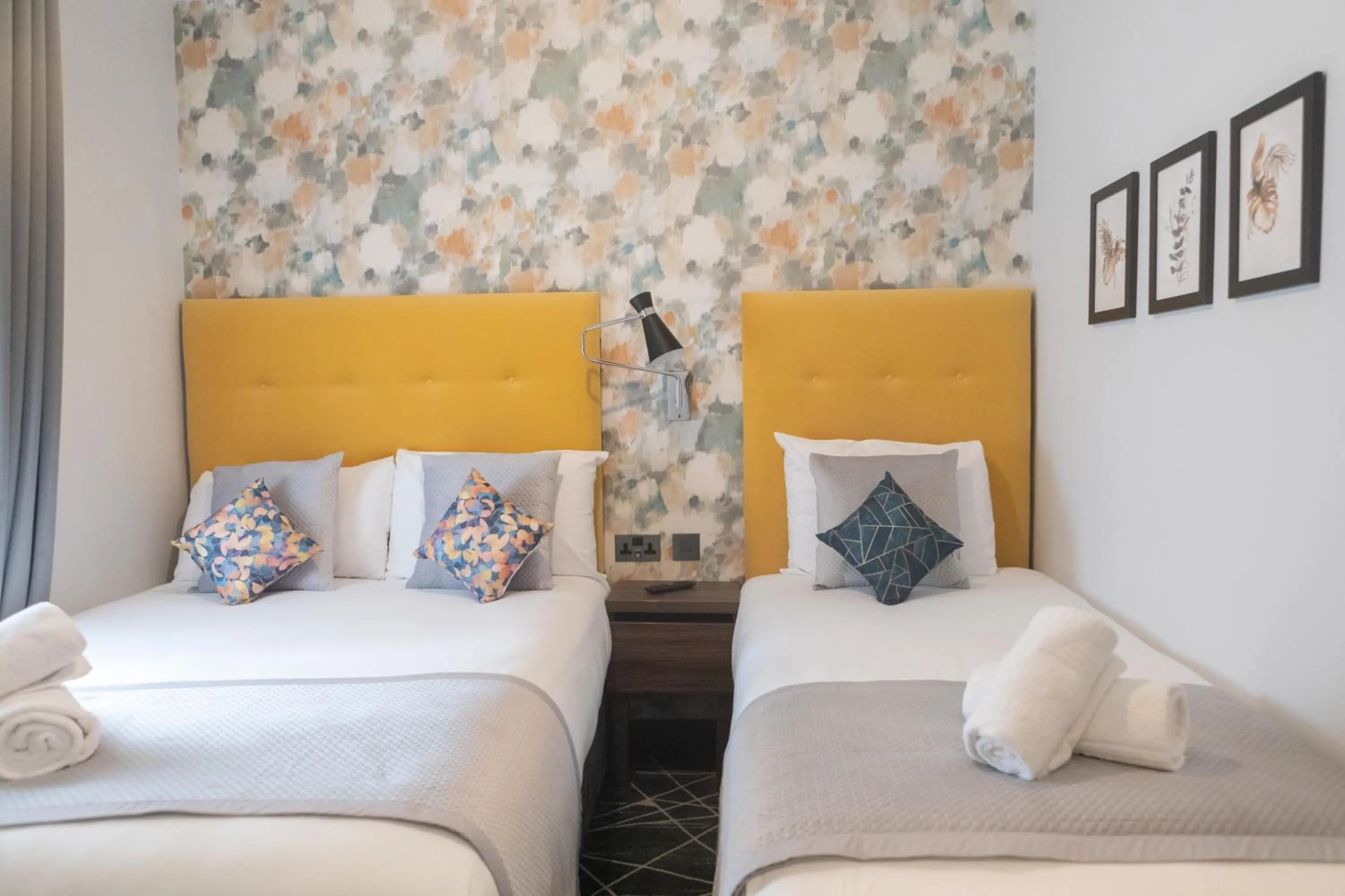 Bed in Paddington Park Hotel