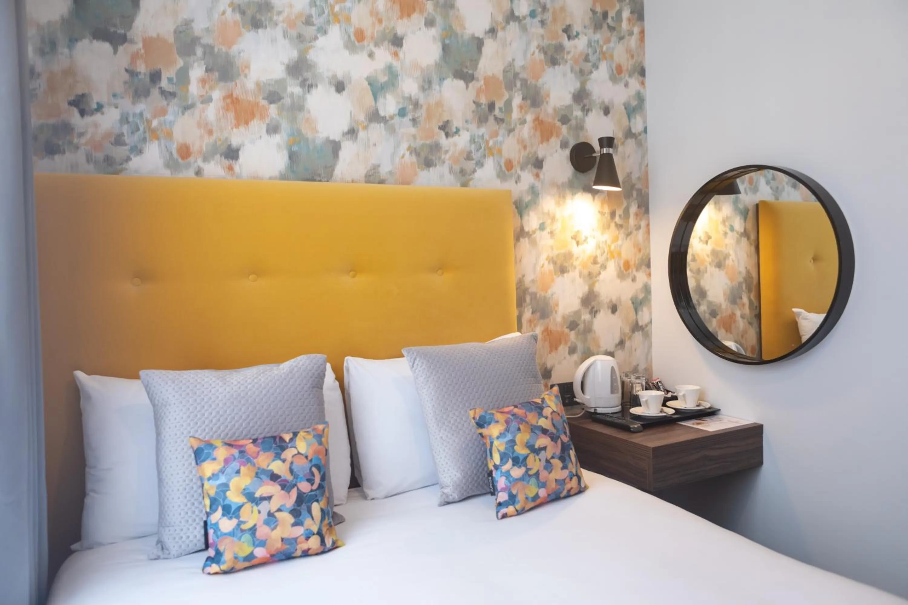 Bed in Paddington Park Hotel