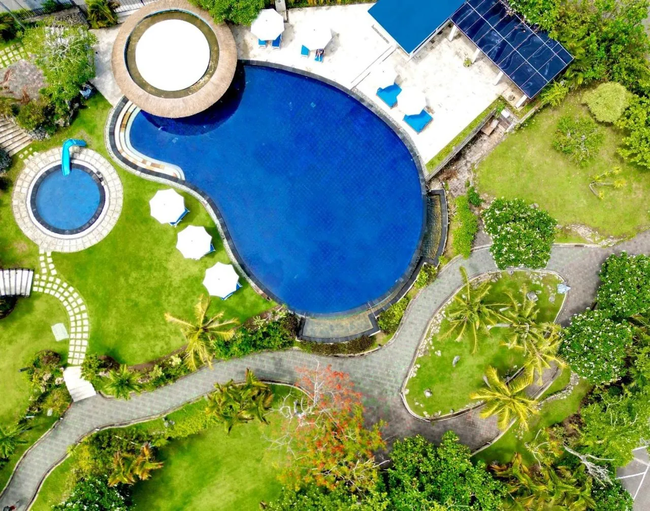 Swimming pool in Blue Point Resort and Spa