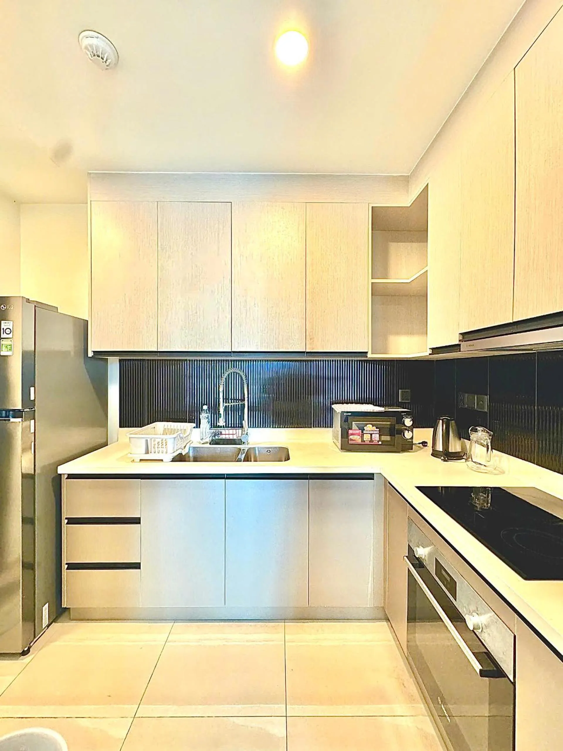 Homie's Dedge Thao Dien Luxury Apartment