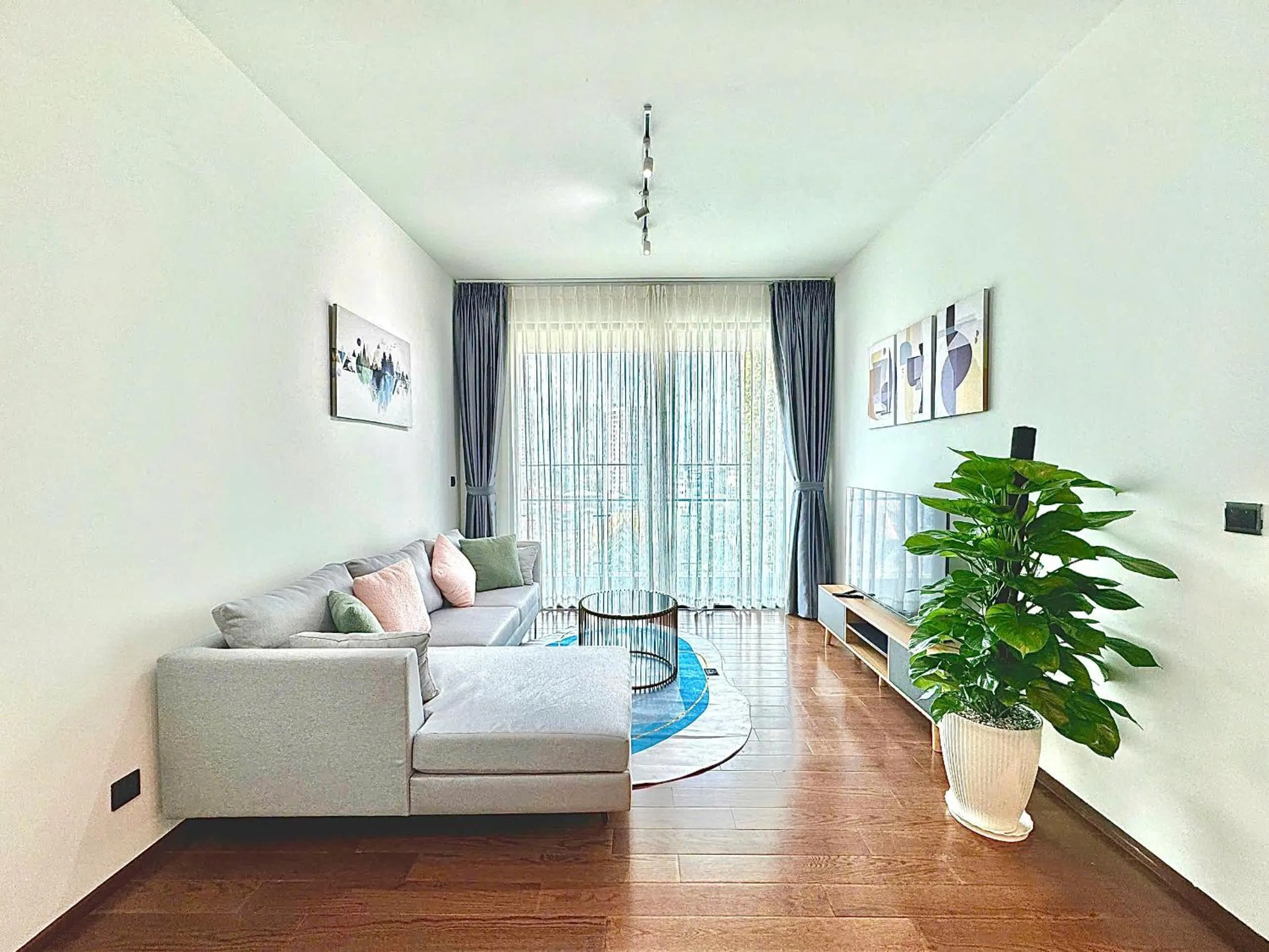 Homie's Dedge Thao Dien Luxury Apartment