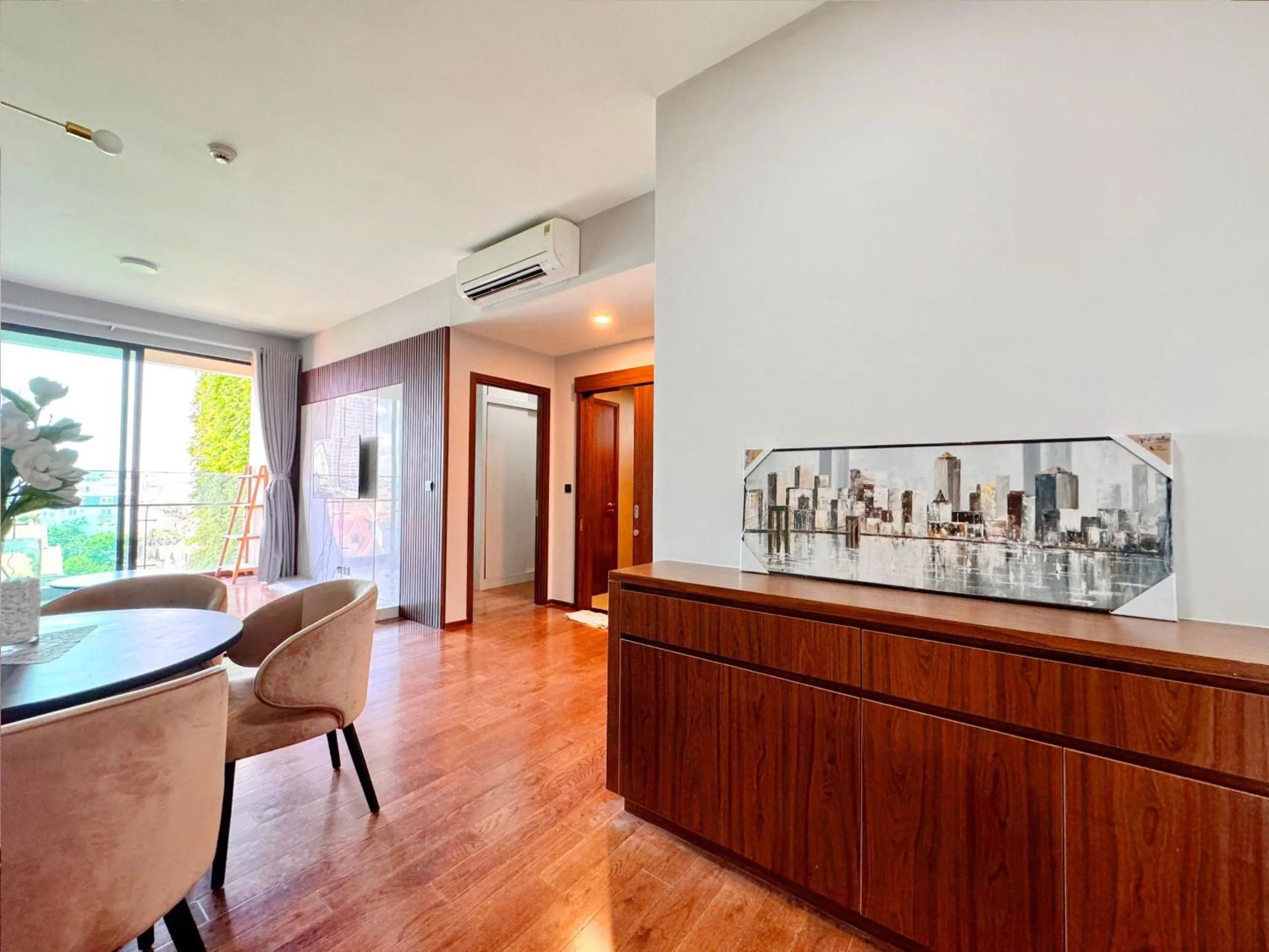 Homie's Dedge Thao Dien Luxury Apartment
