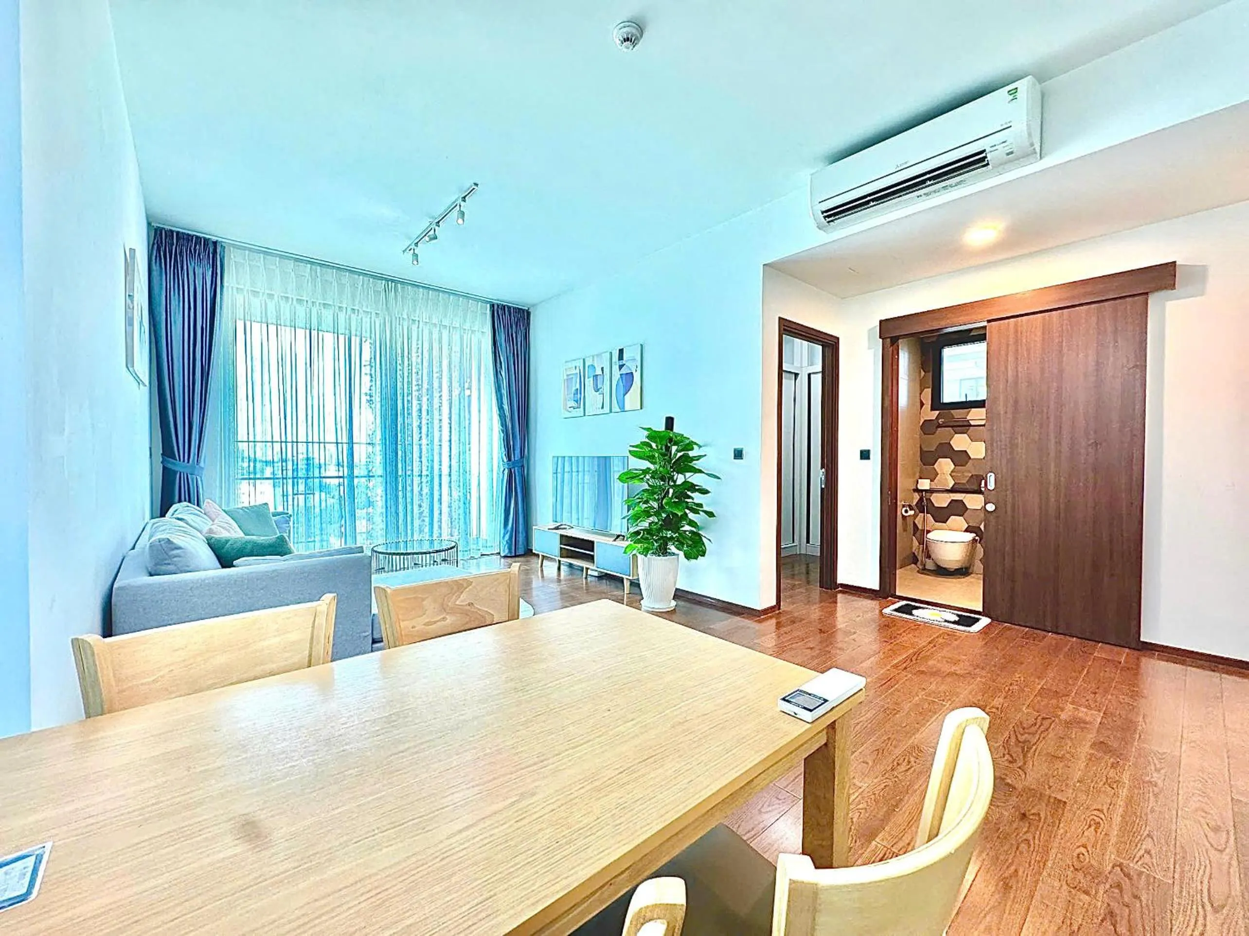 Homie's Dedge Thao Dien Luxury Apartment