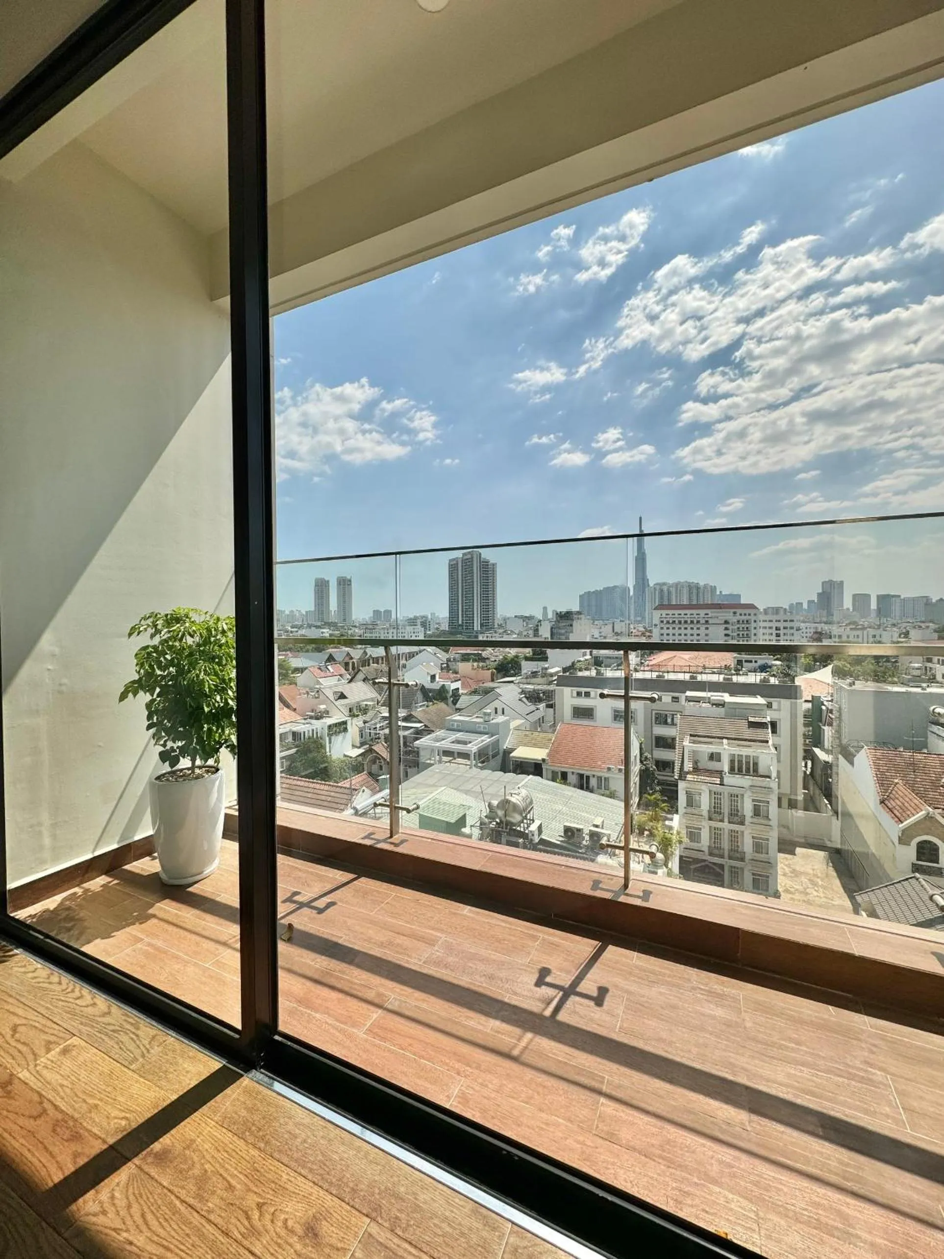 Day in Homie's Dedge Thao Dien Luxury Apartment