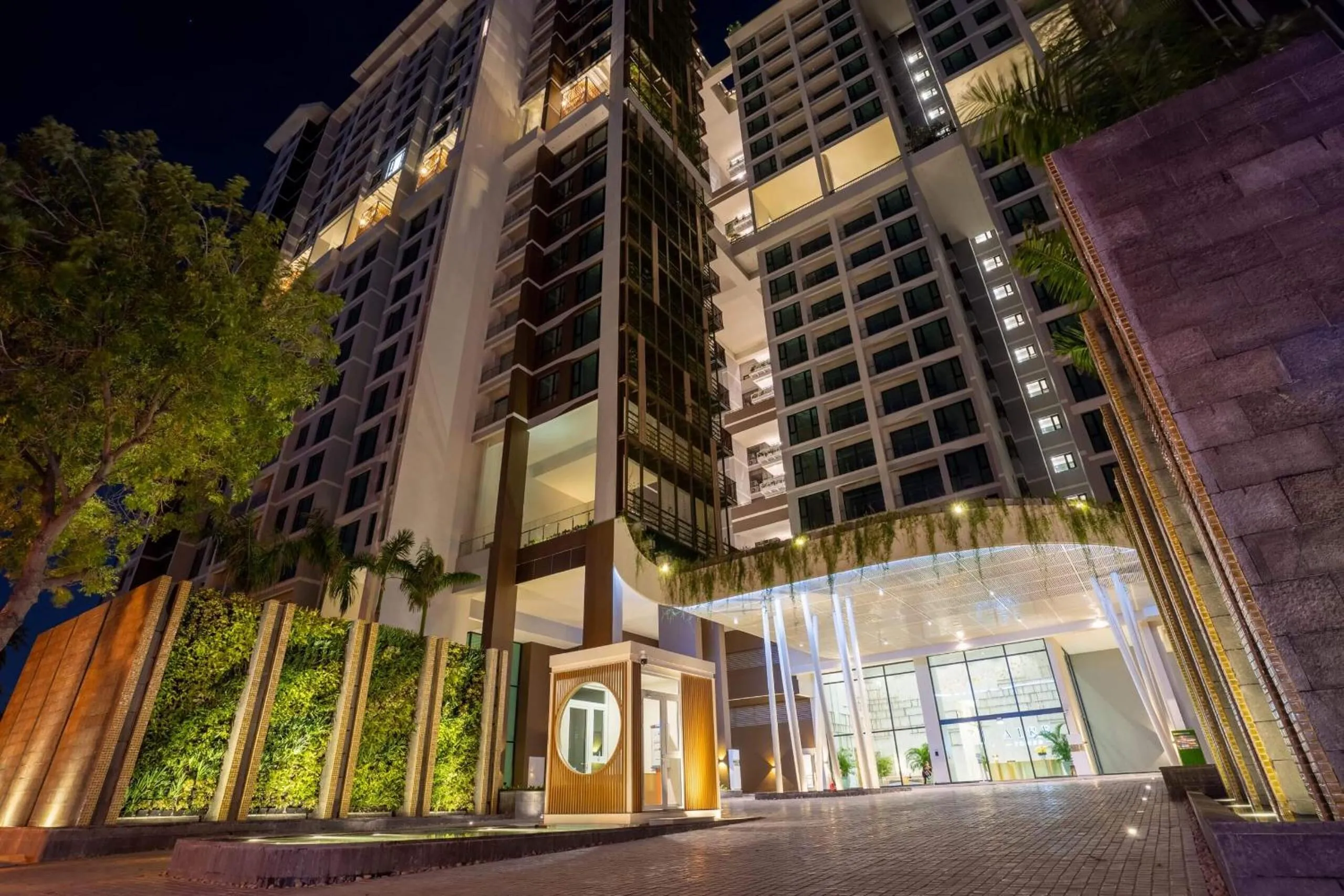 Property building in Homie's Dedge Thao Dien Luxury Apartment