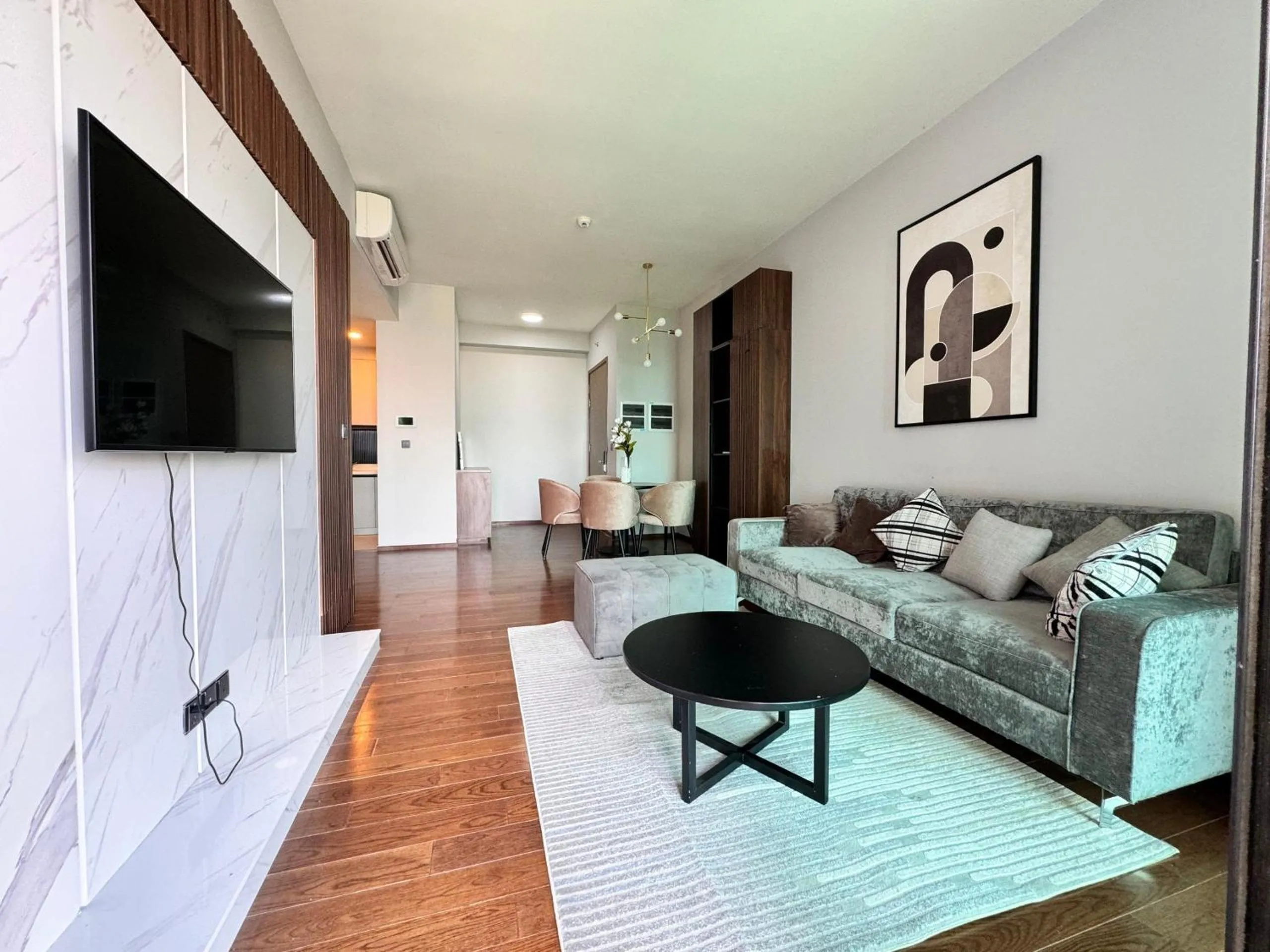 Homie's Dedge Thao Dien Luxury Apartment