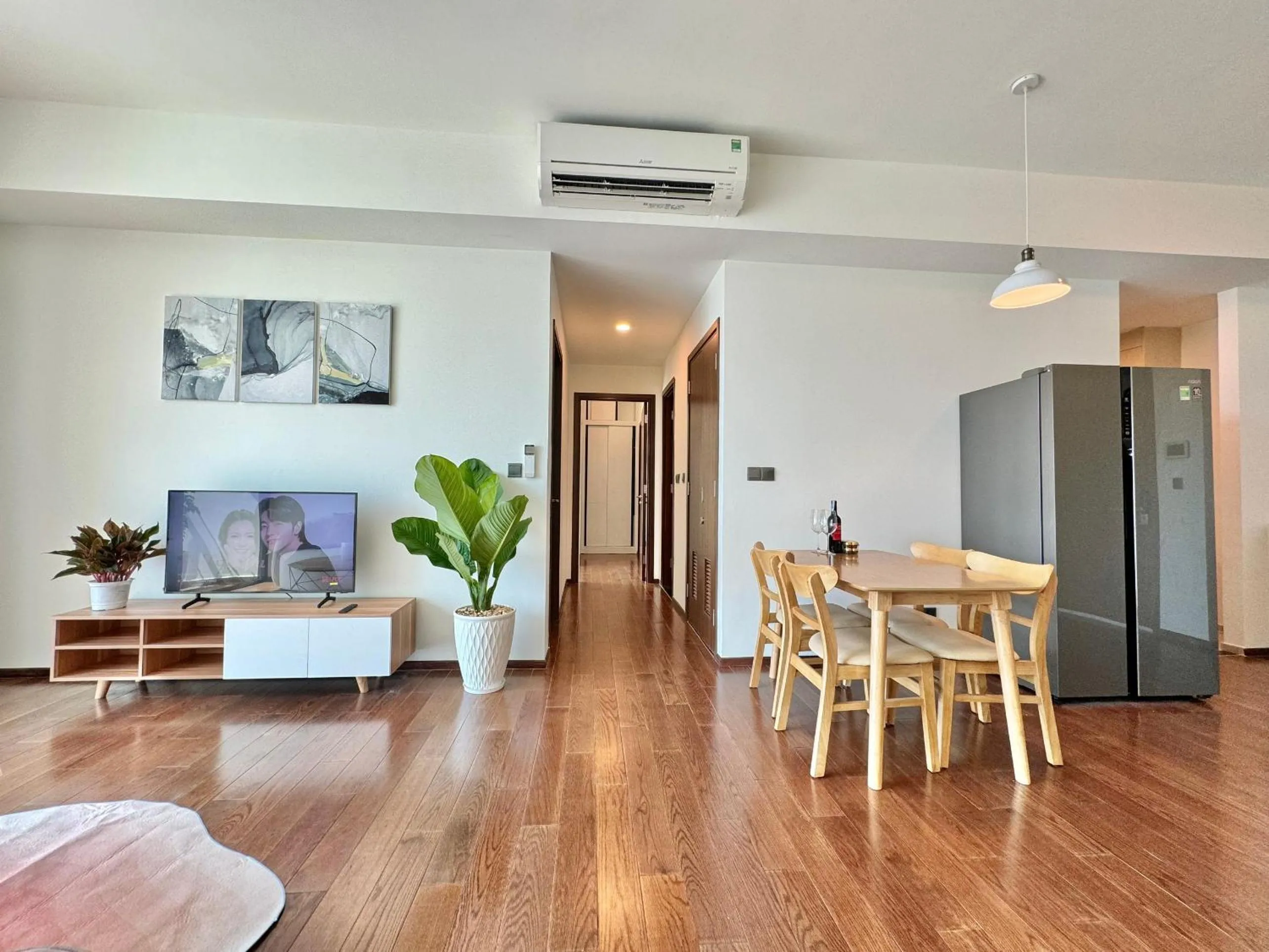 Communal lounge/ TV room in Homie's Dedge Thao Dien Luxury Apartment