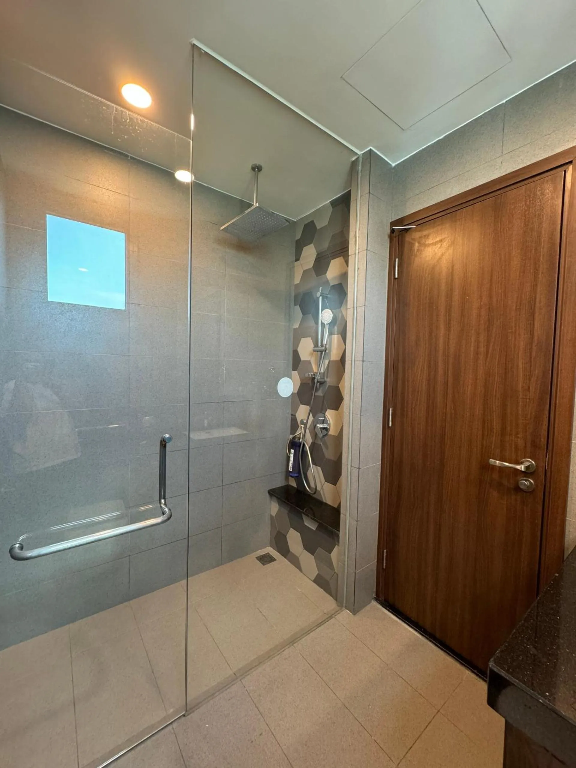 Shower in Homie's Dedge Thao Dien Luxury Apartment
