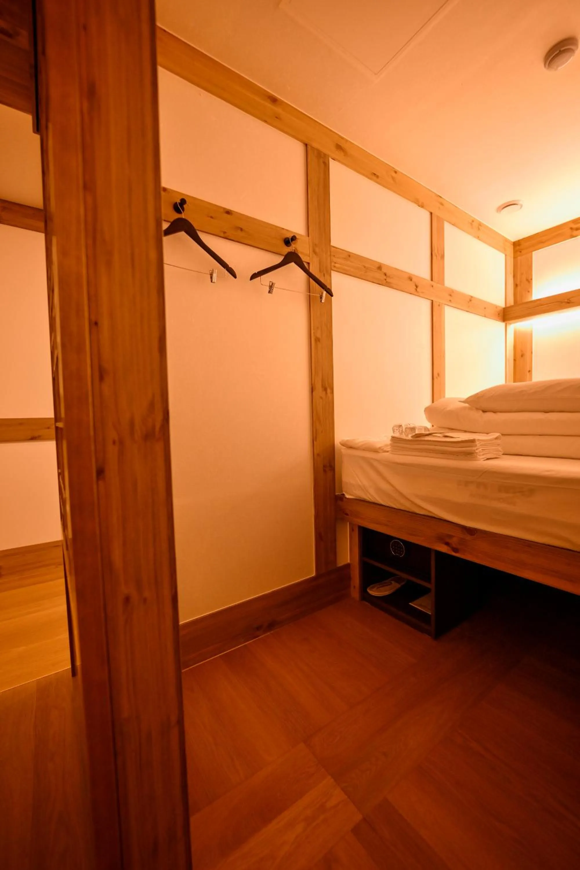 Photo of the whole room, Bed in Hanok Hotel DAAM Seoul