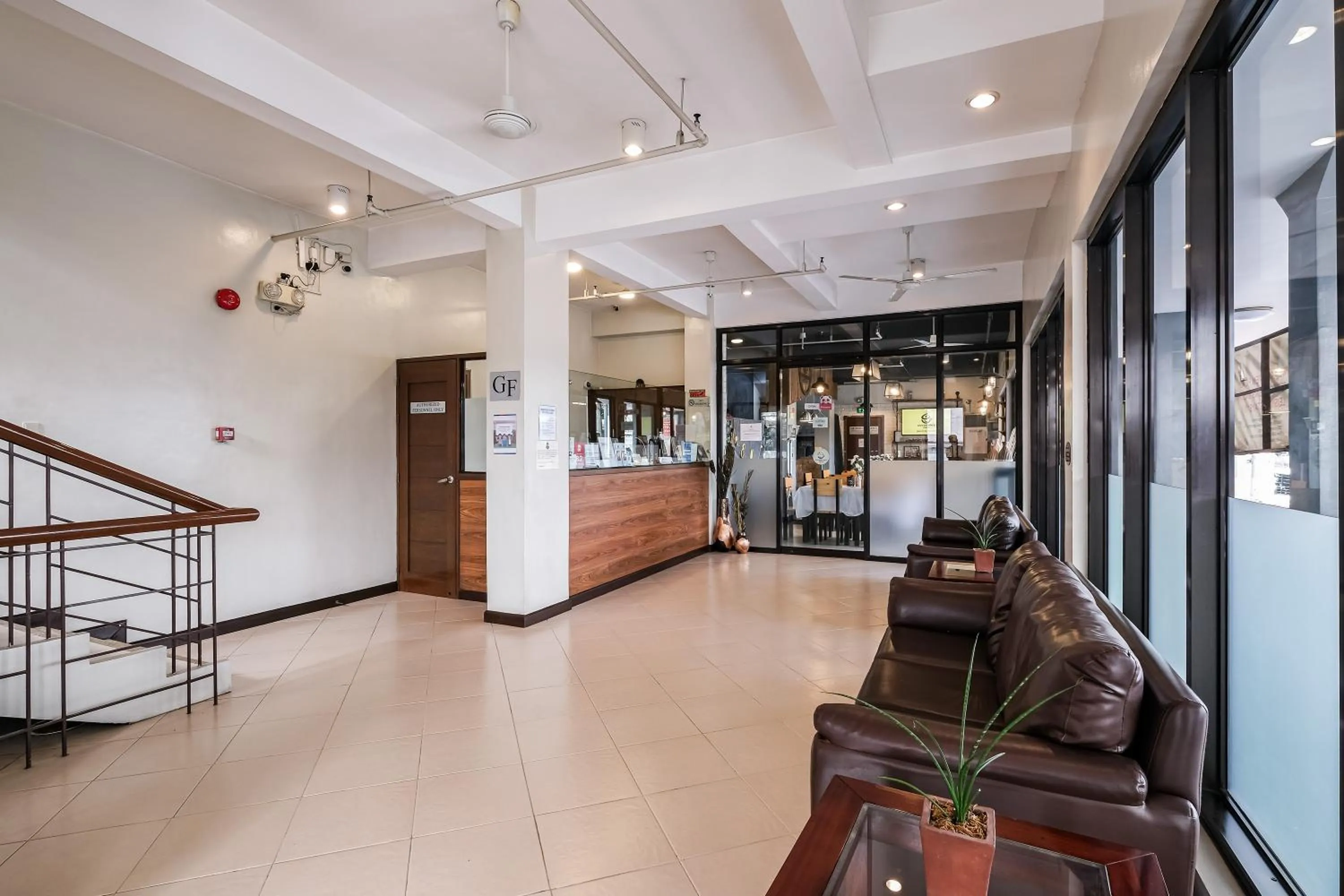 Lobby or reception in Governor Forbes Inn - Manila City Center