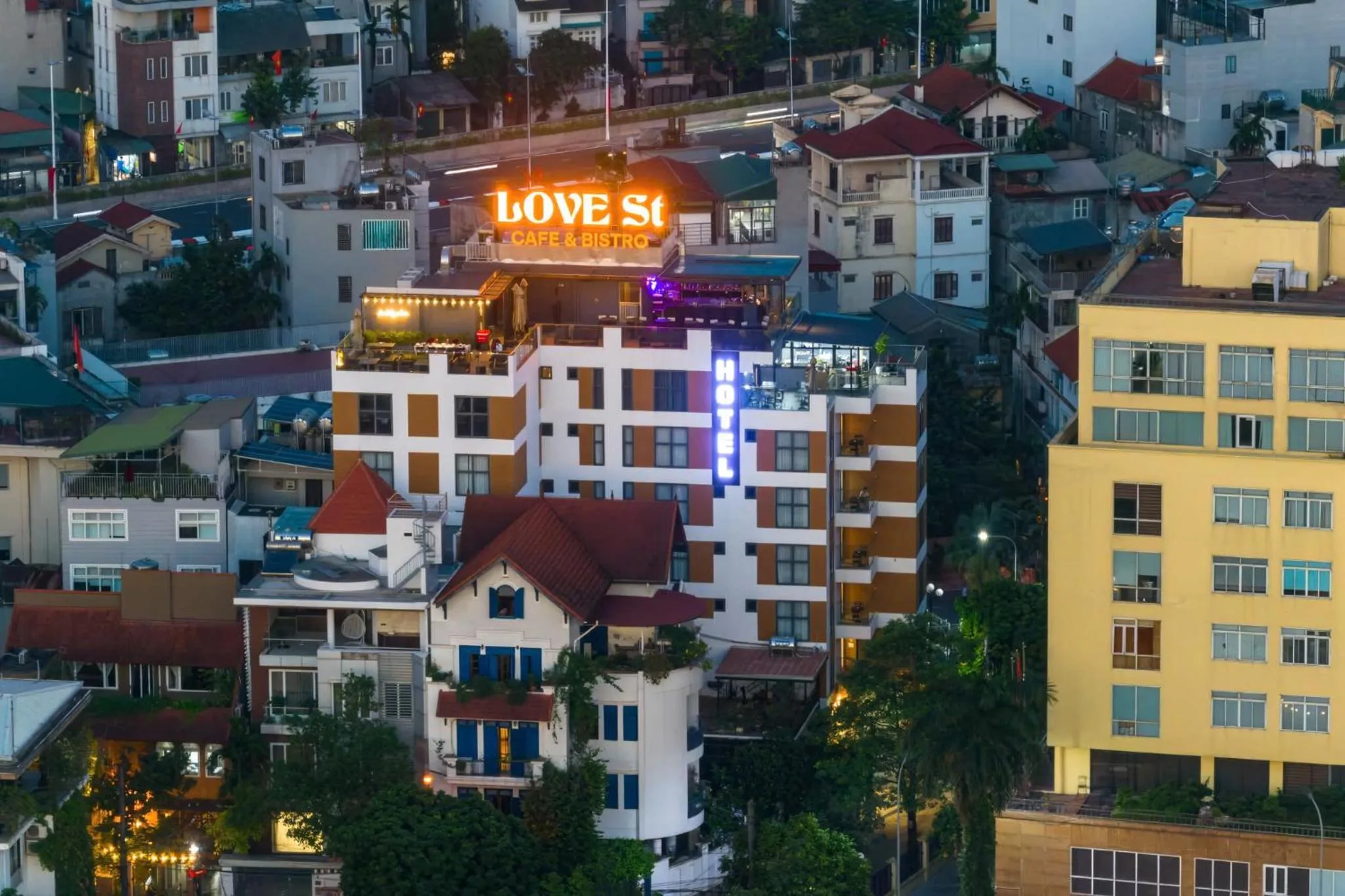 Facade/entrance in Love St - Hanoi Hotel