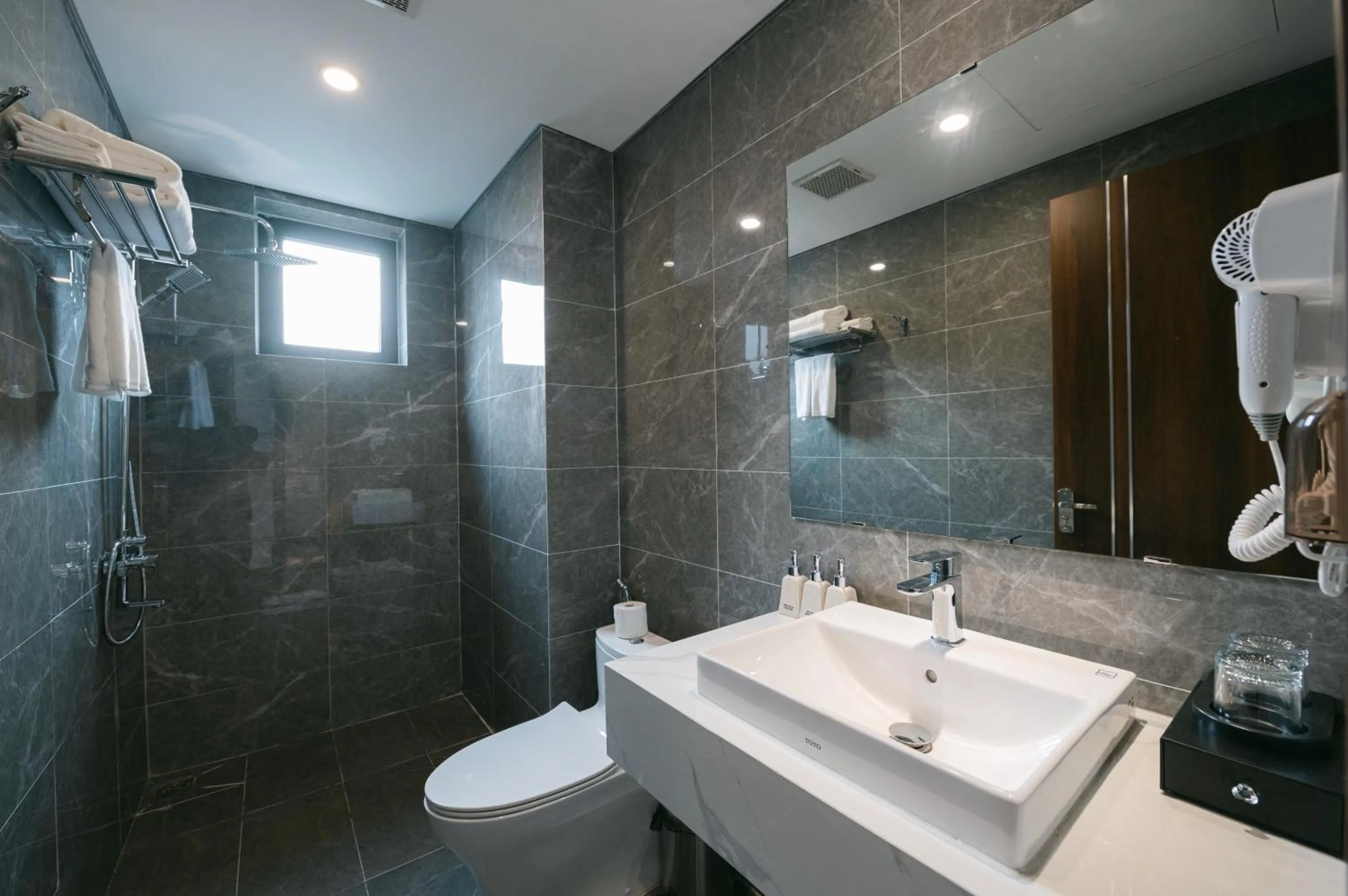 Love St - Hanoi Hotel