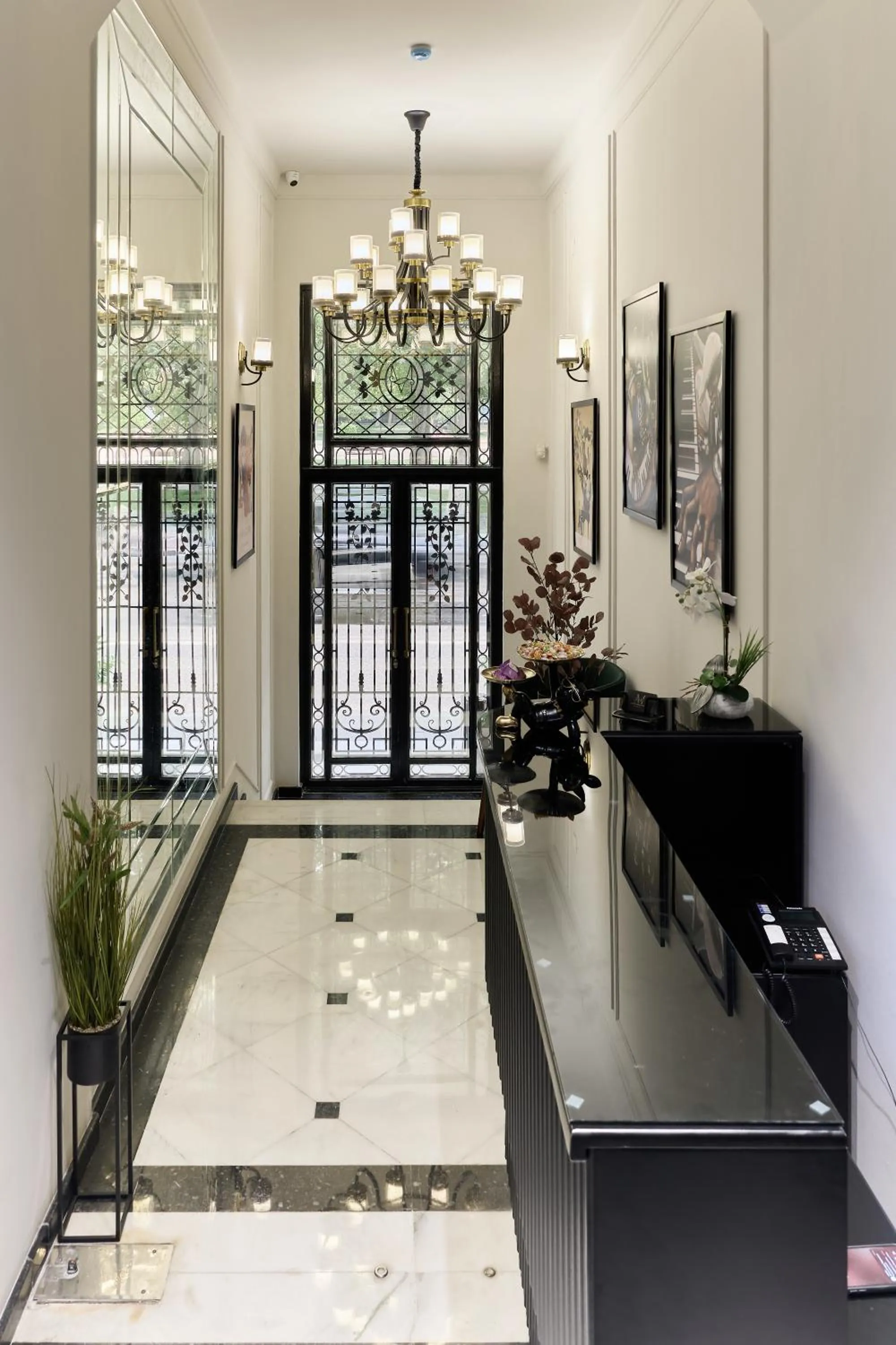 Maestro Address Hotel