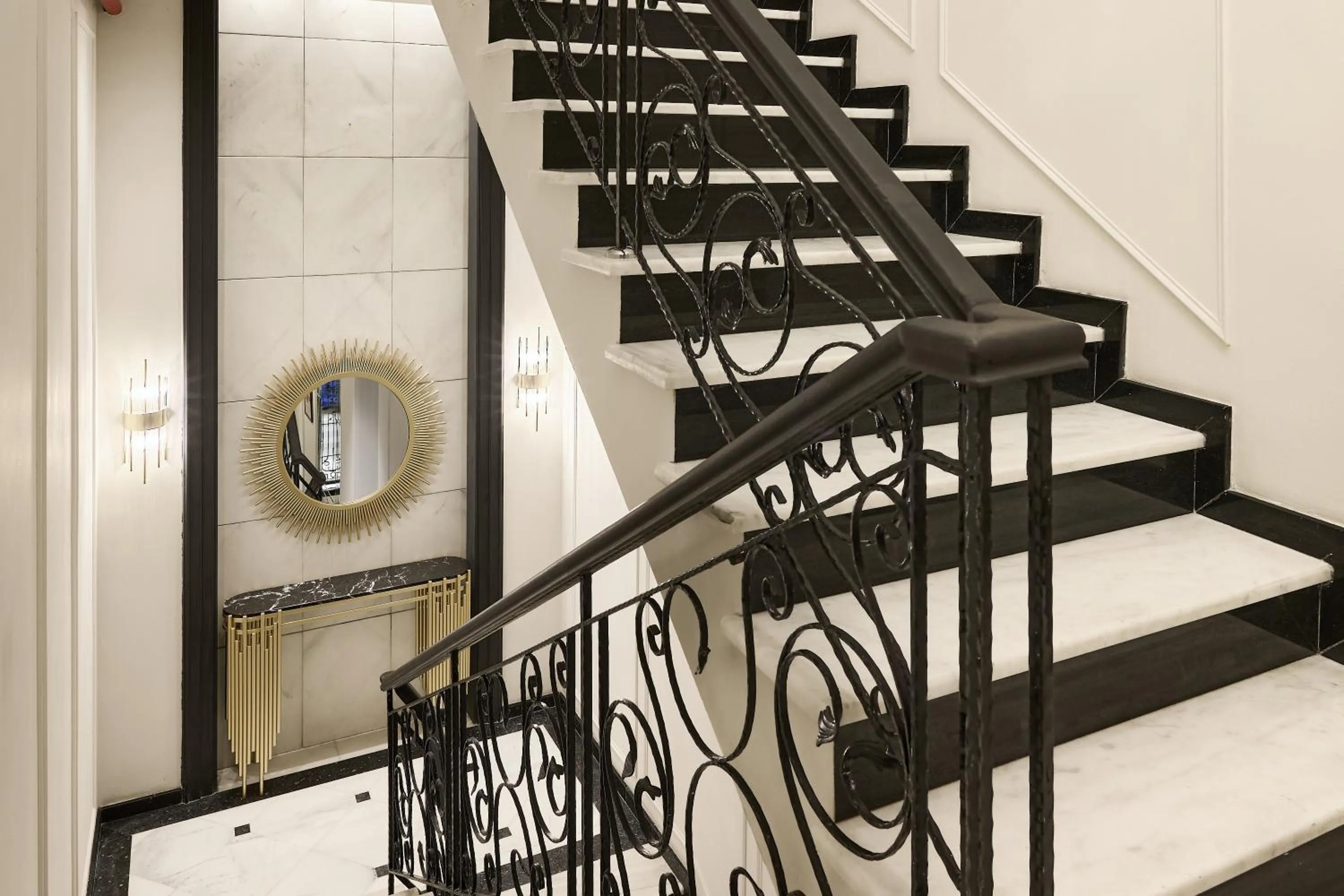 Maestro Address Hotel