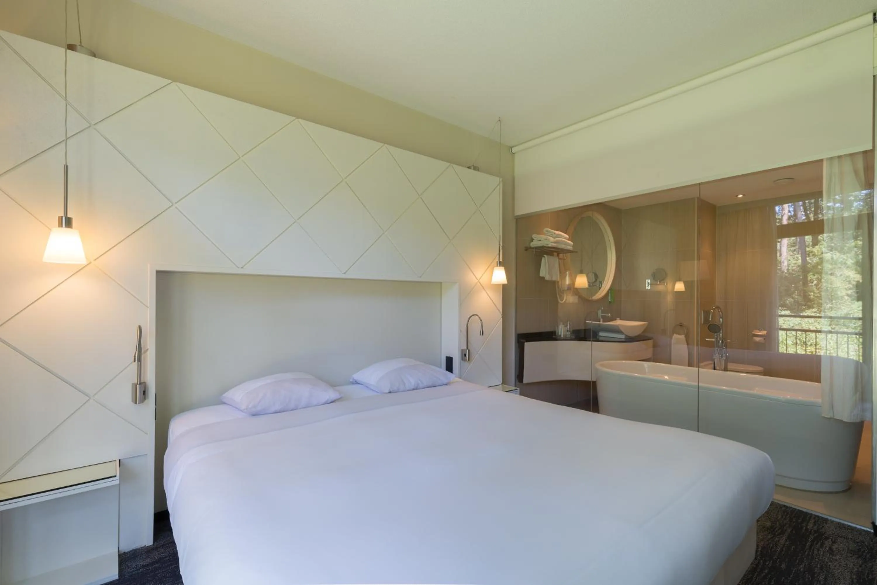 Bedroom, Bed in Fletcher Hotel-Restaurant Jagershorst-Eindhoven