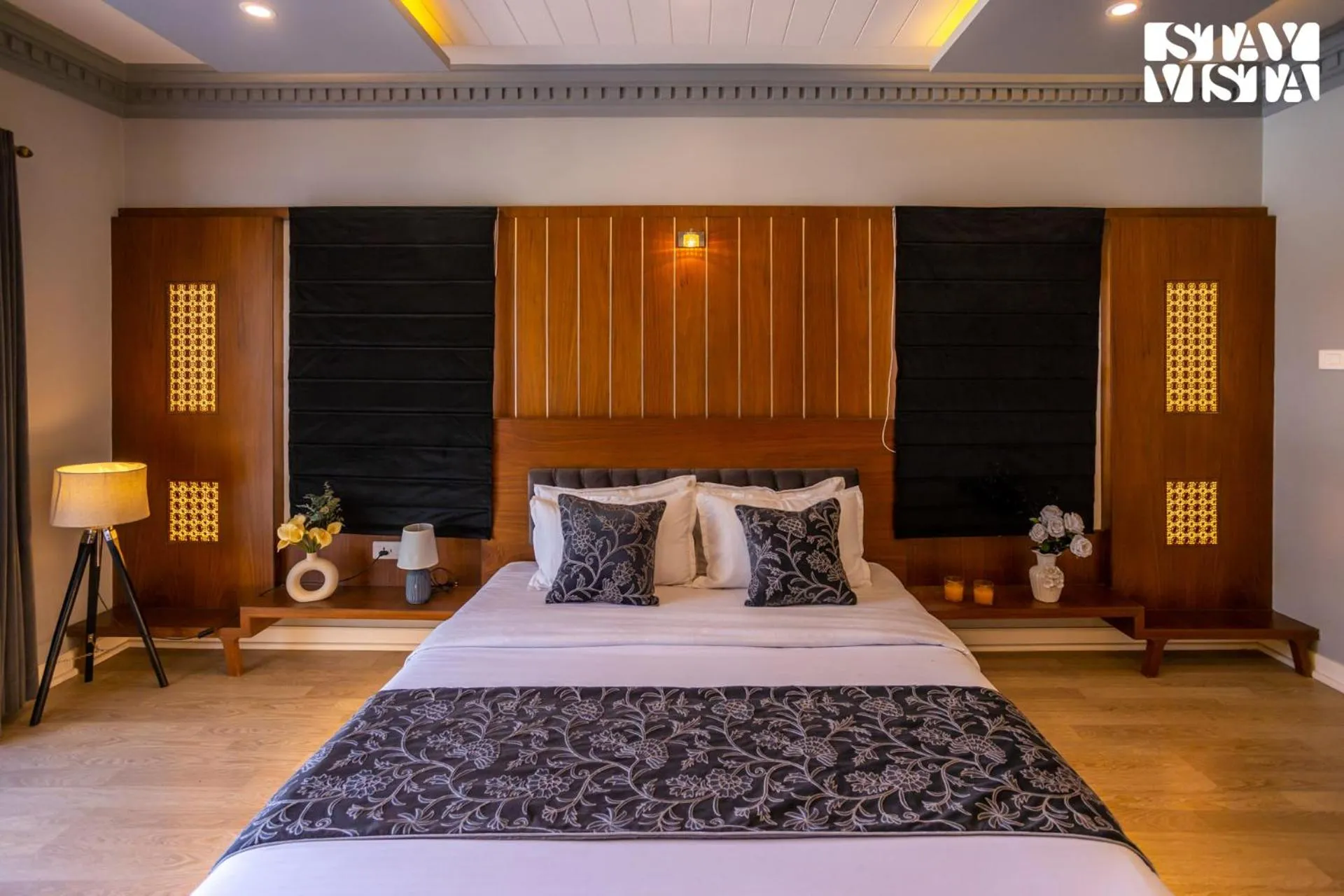 Bedroom, Bed in StayVista at Midsummer Moon - Mountain View with Courtyard